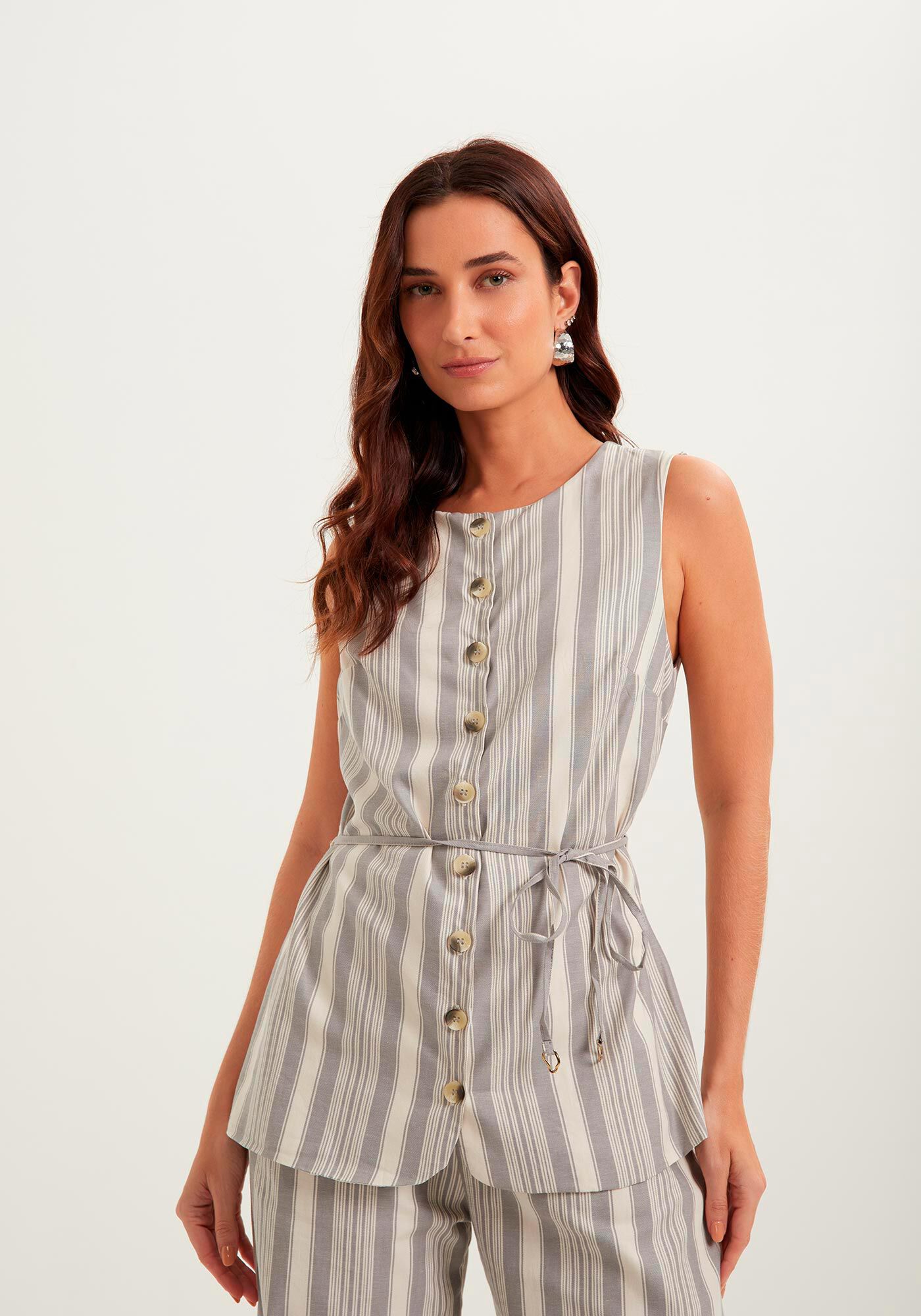 Blusa Sem Mangas Em Algod&atilde;o Com Bot&otilde;es Frontais, , large.