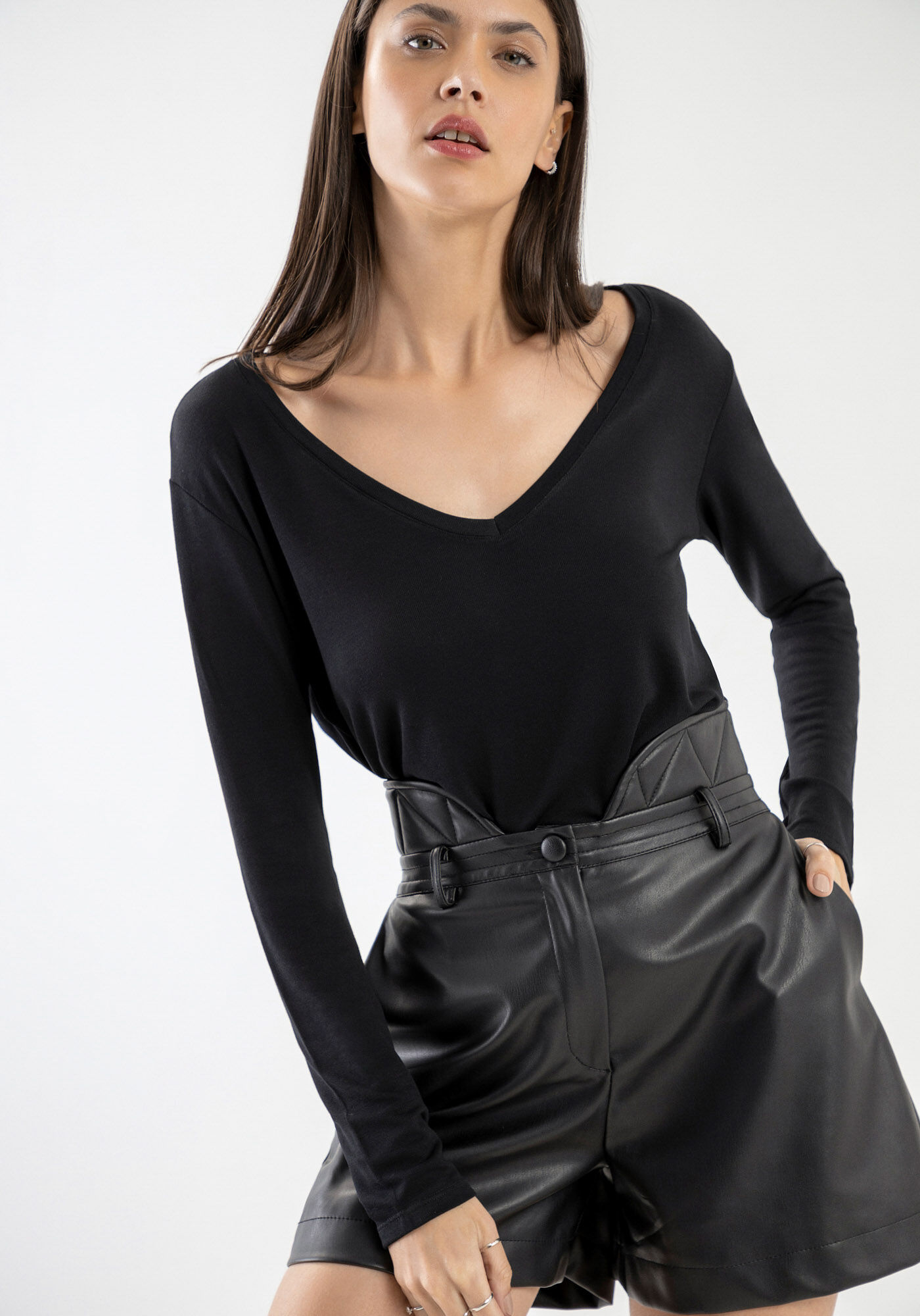 Blusa Manga Longa B&aacute;sica com Decote V, , large.