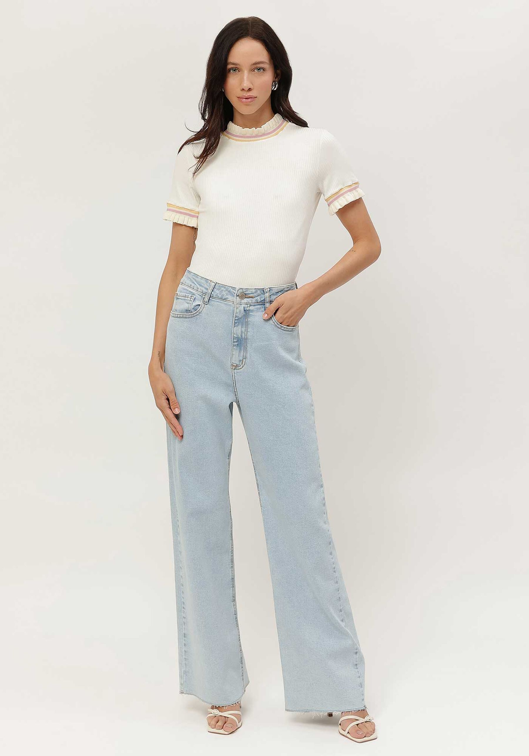 Blusa Canelada com Gola Alta Retilínea, . Blusa Canelada com Gola Alta Retilínea, , large.