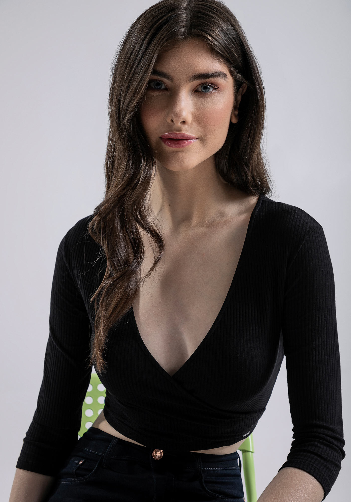 Blusa Transpassada Canelada com Manga 3/4, PRETO REATIVO, large.