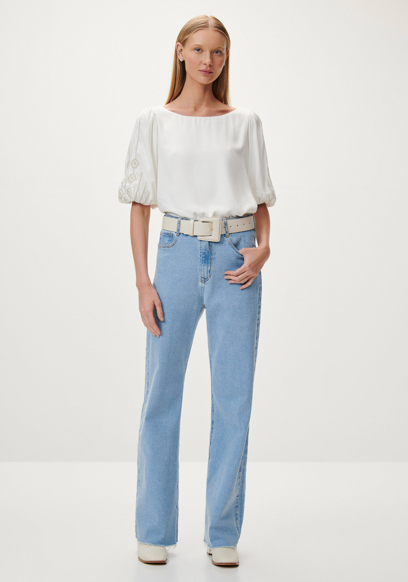 Blusa em Viscose com Manga Bufante Bordada, , large.