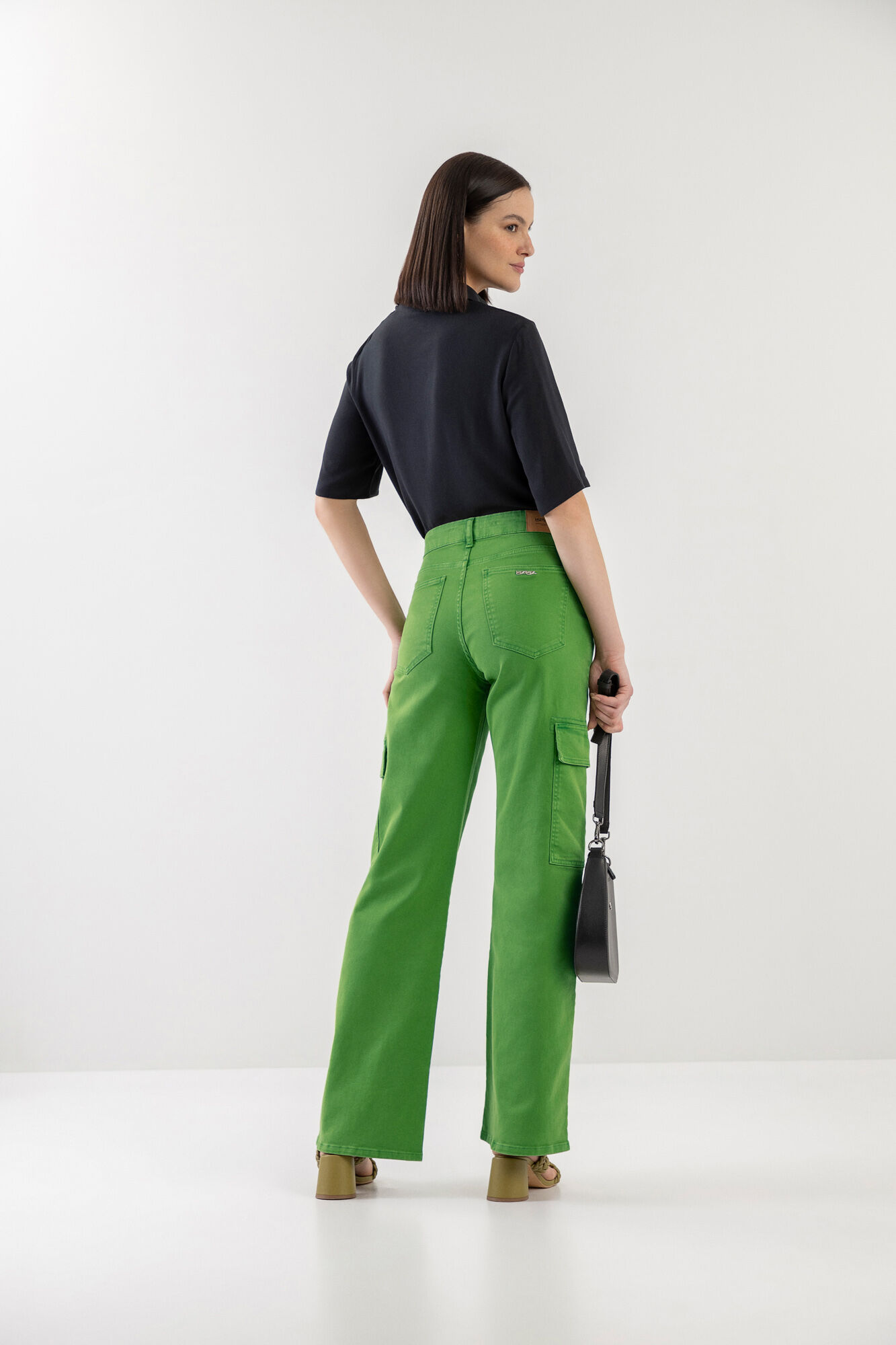 Cal&ccedil;a Sarja Wide Leg Cargo Estonado, VERDE MONTANHA, large.