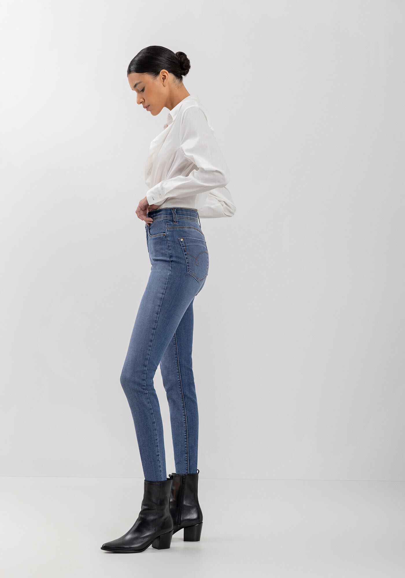 Cal&ccedil;a Jeans Cigarrete Com Cintura Alta E Tecnologia Shaping, , large.