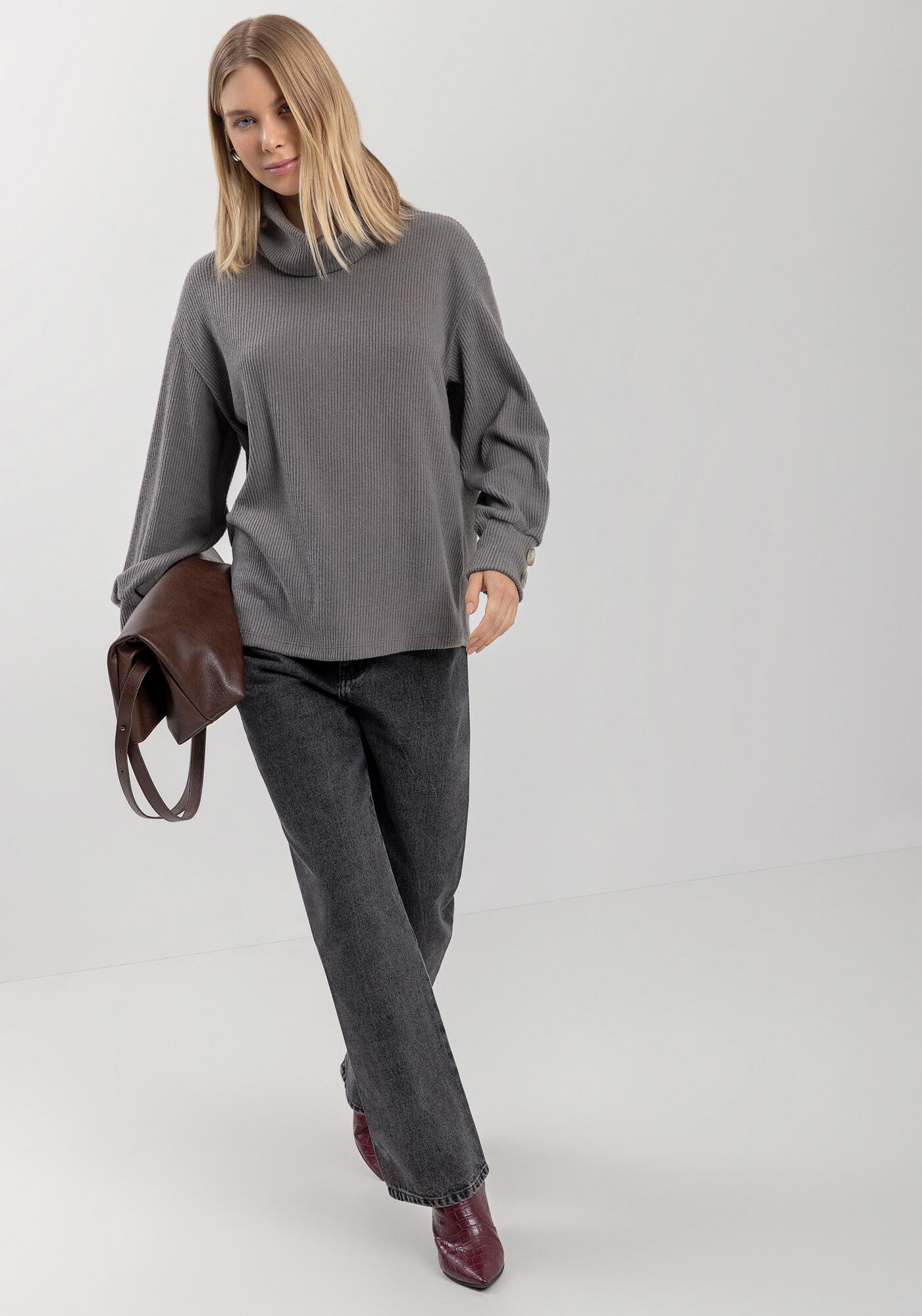 Blusa De Mangas Longas Em Malha Canelada Com Gola Alta, , large.