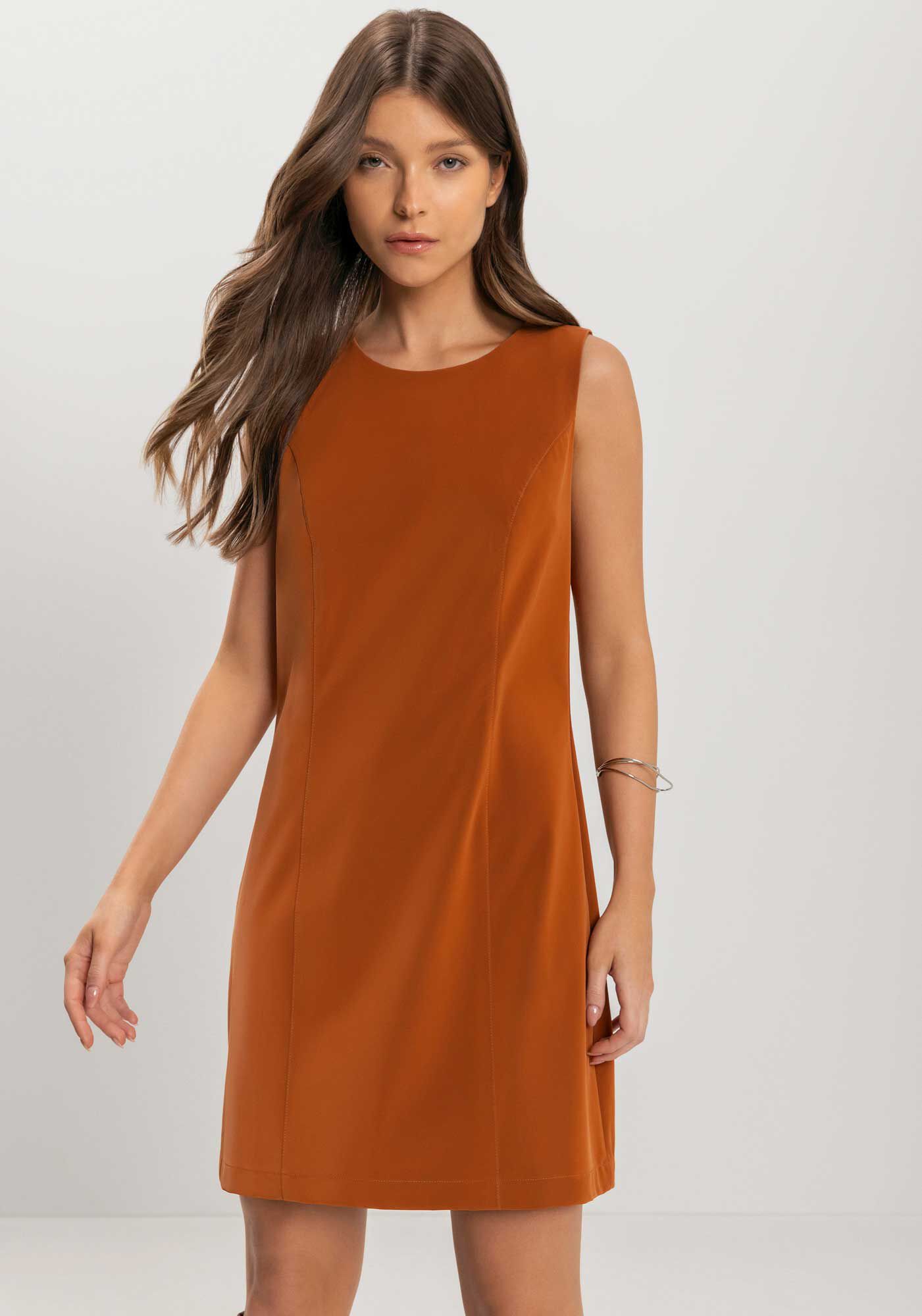 Vestido Curto Sem Mangas Com Recortes Pespontados, , large.