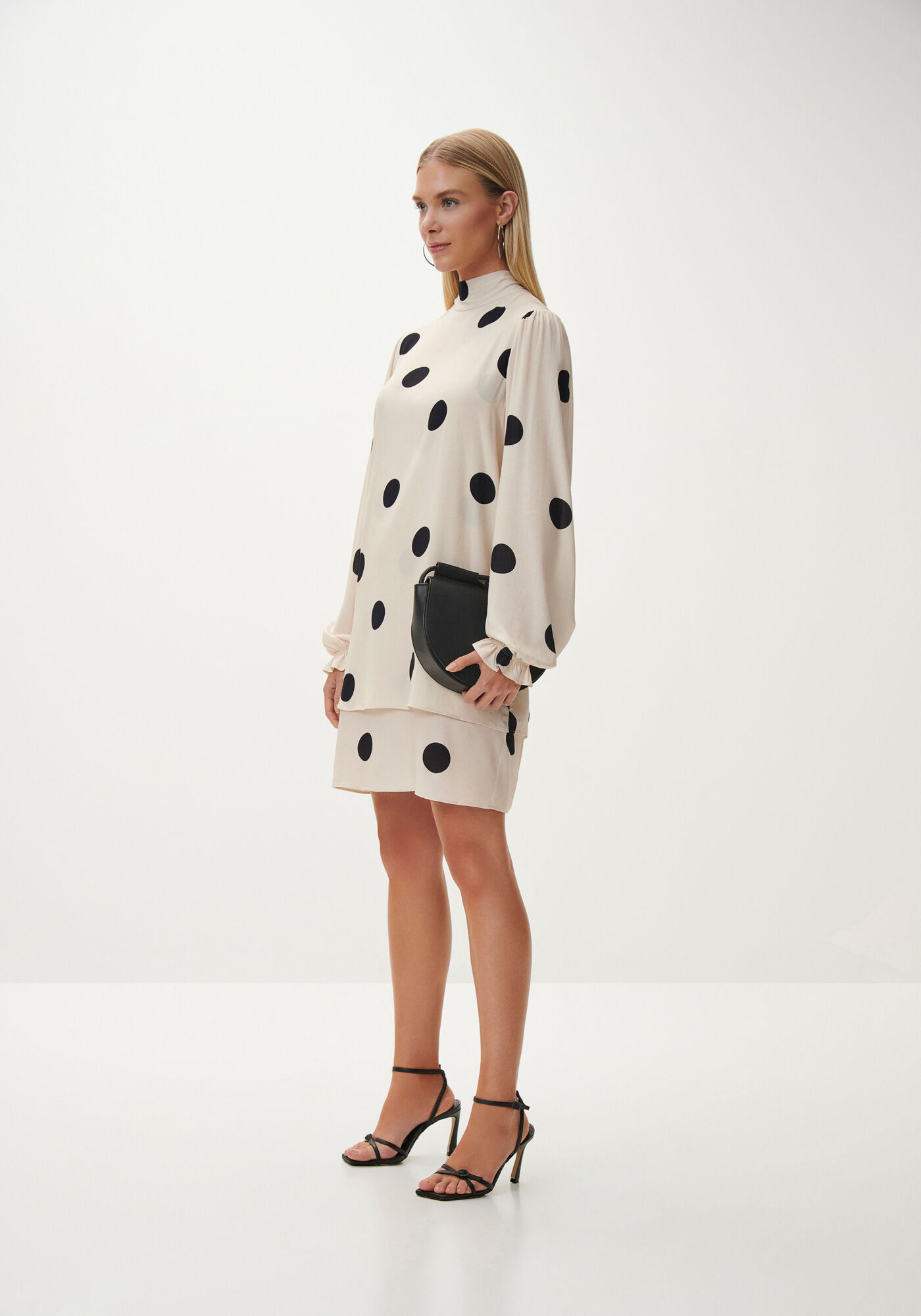 Vestido Curto Manga Longa Bufante com Faixa, , large.