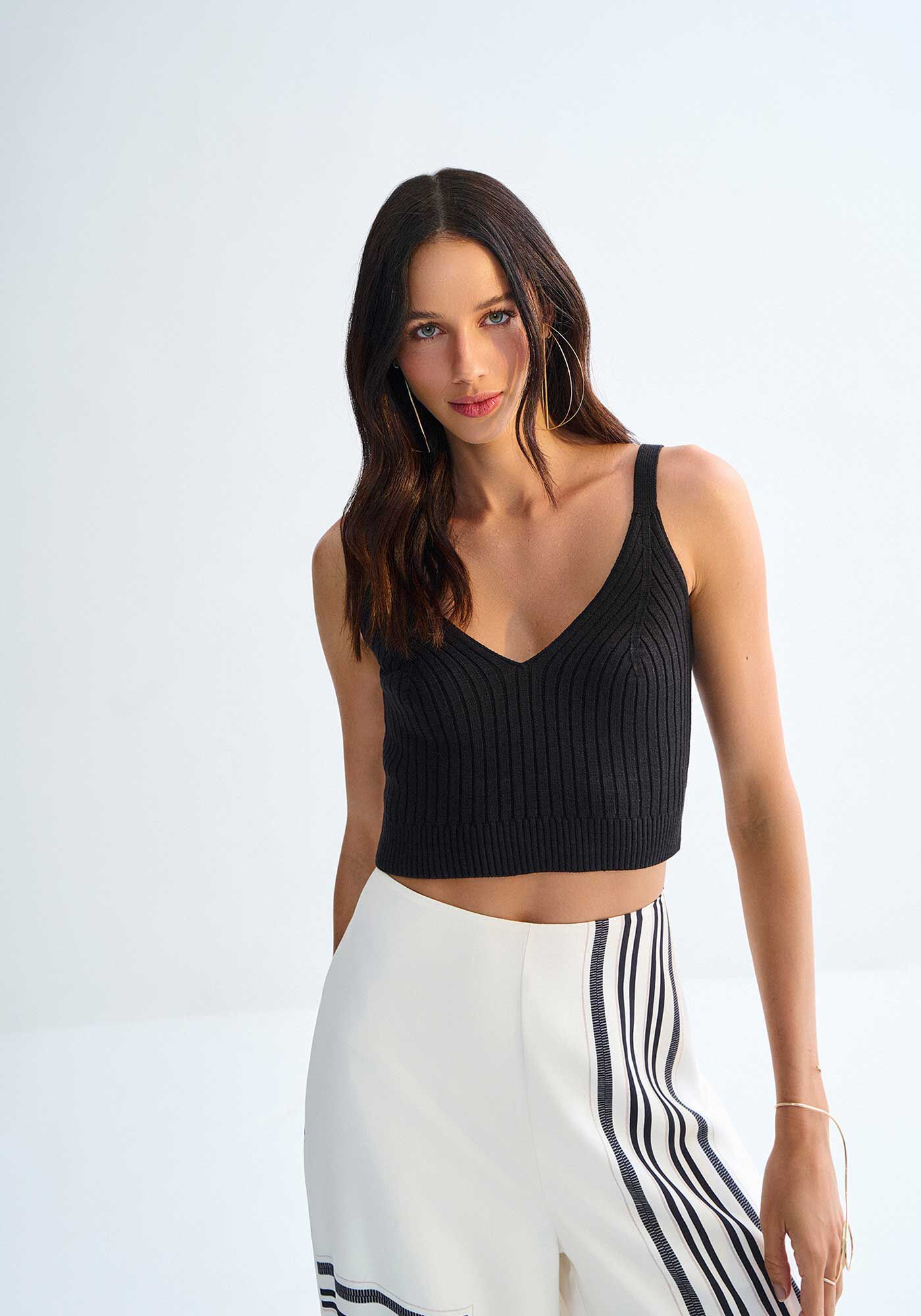 Blusa Cropped em Tric&ocirc; Canelado com Decote V, , large.