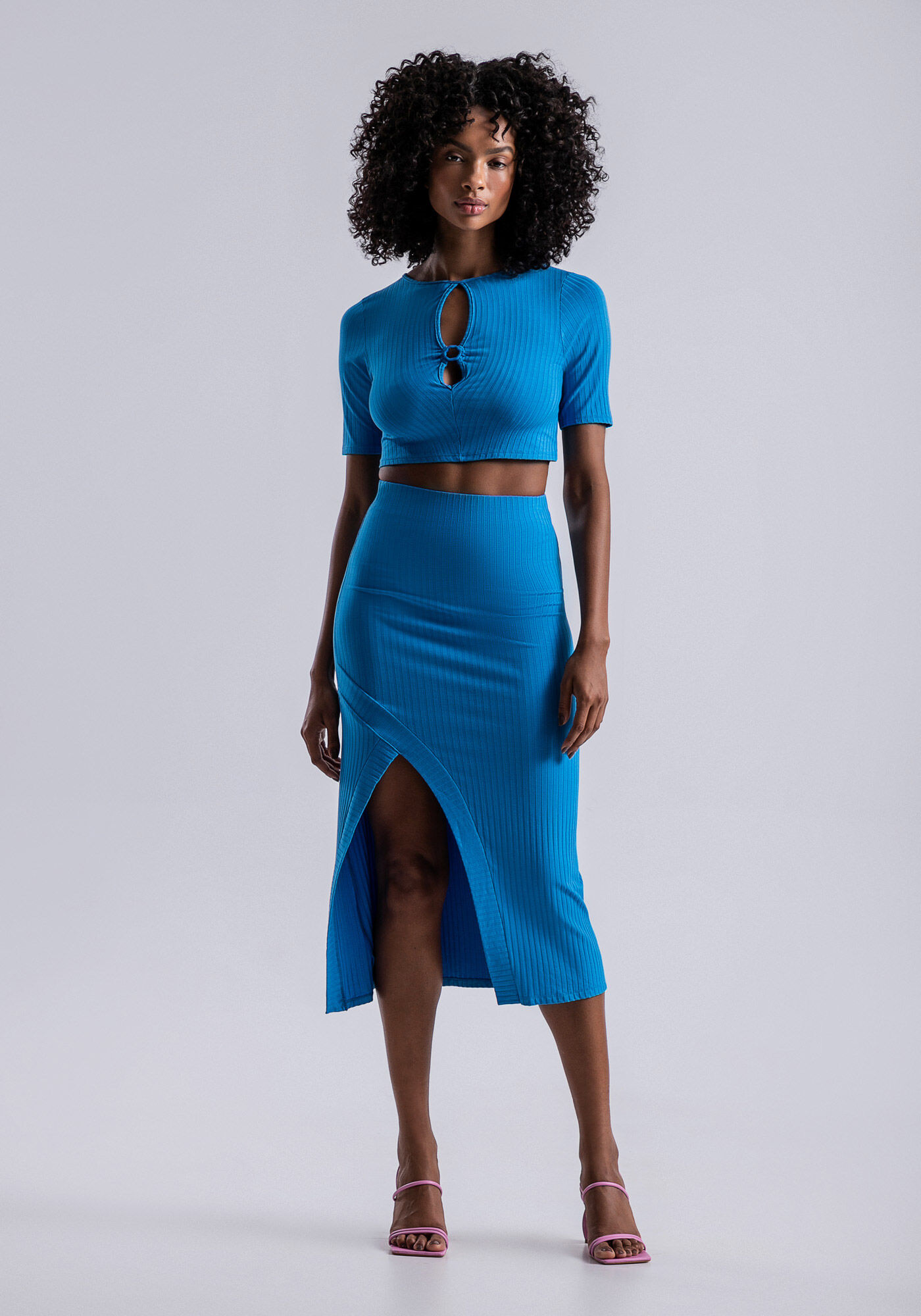 Saia midi 2025 justa com cropped