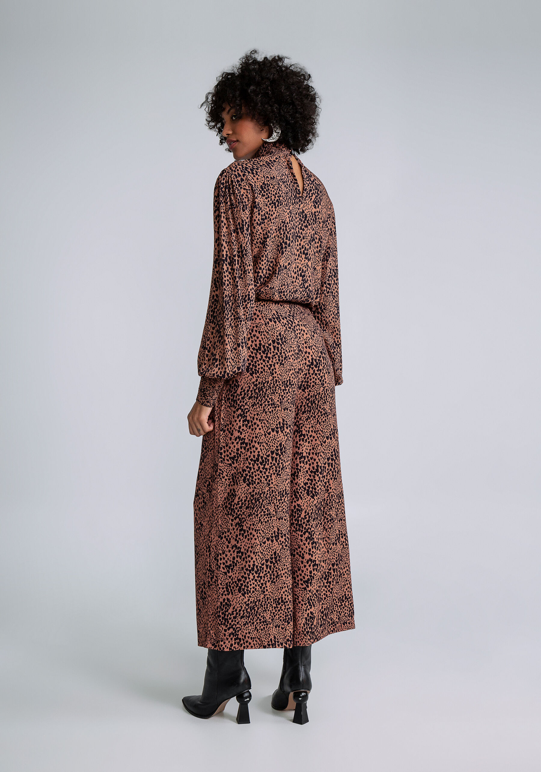 Calça Pantacourt Cintura Alta Estampa, TEXTURA. Calça Pantacourt Cintura Alta Estampa, TEXTURA, large.