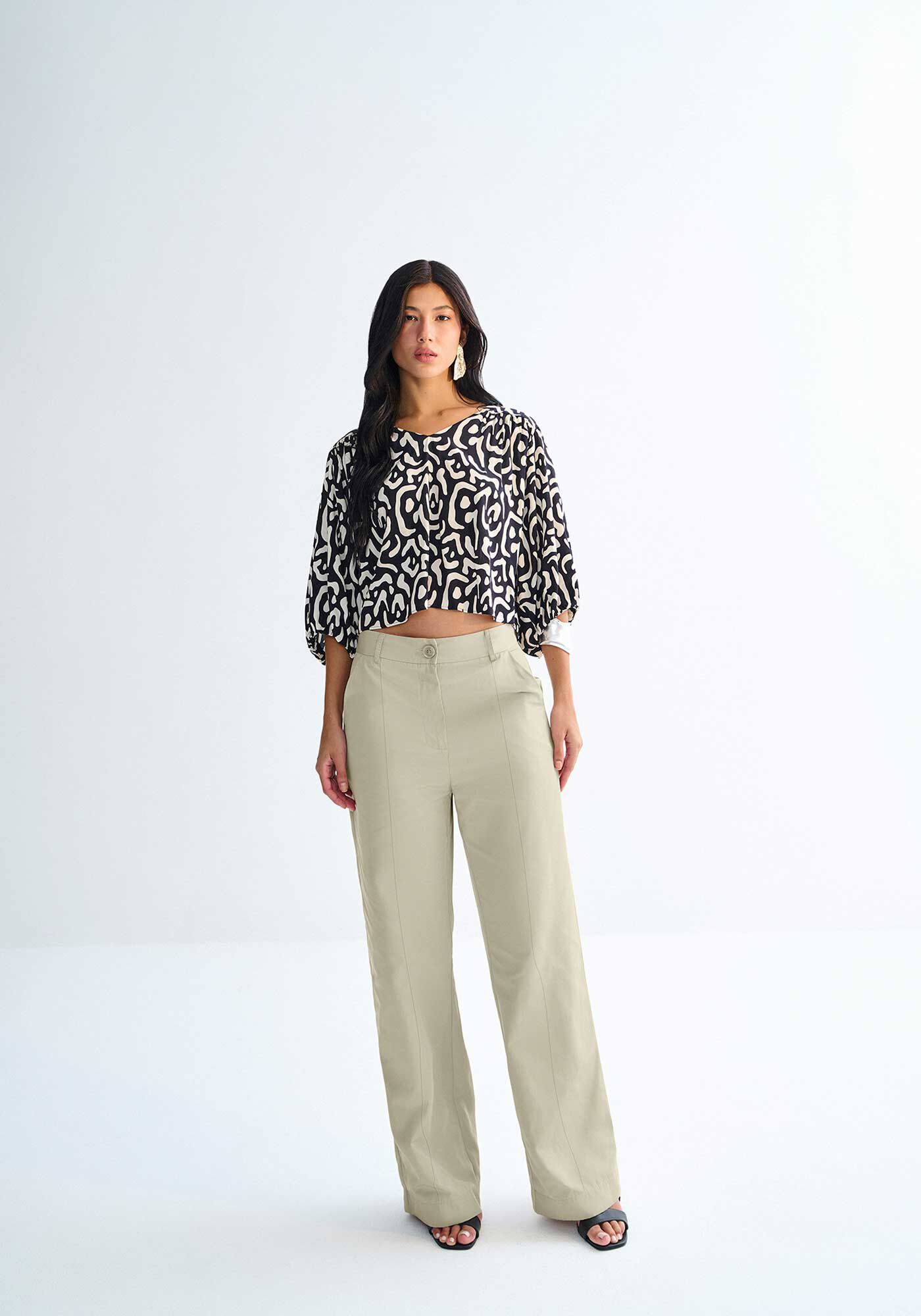 Blusa Manga 3/4 Ampla em Viscose Animal Print, VILLAGE PRETO, large.