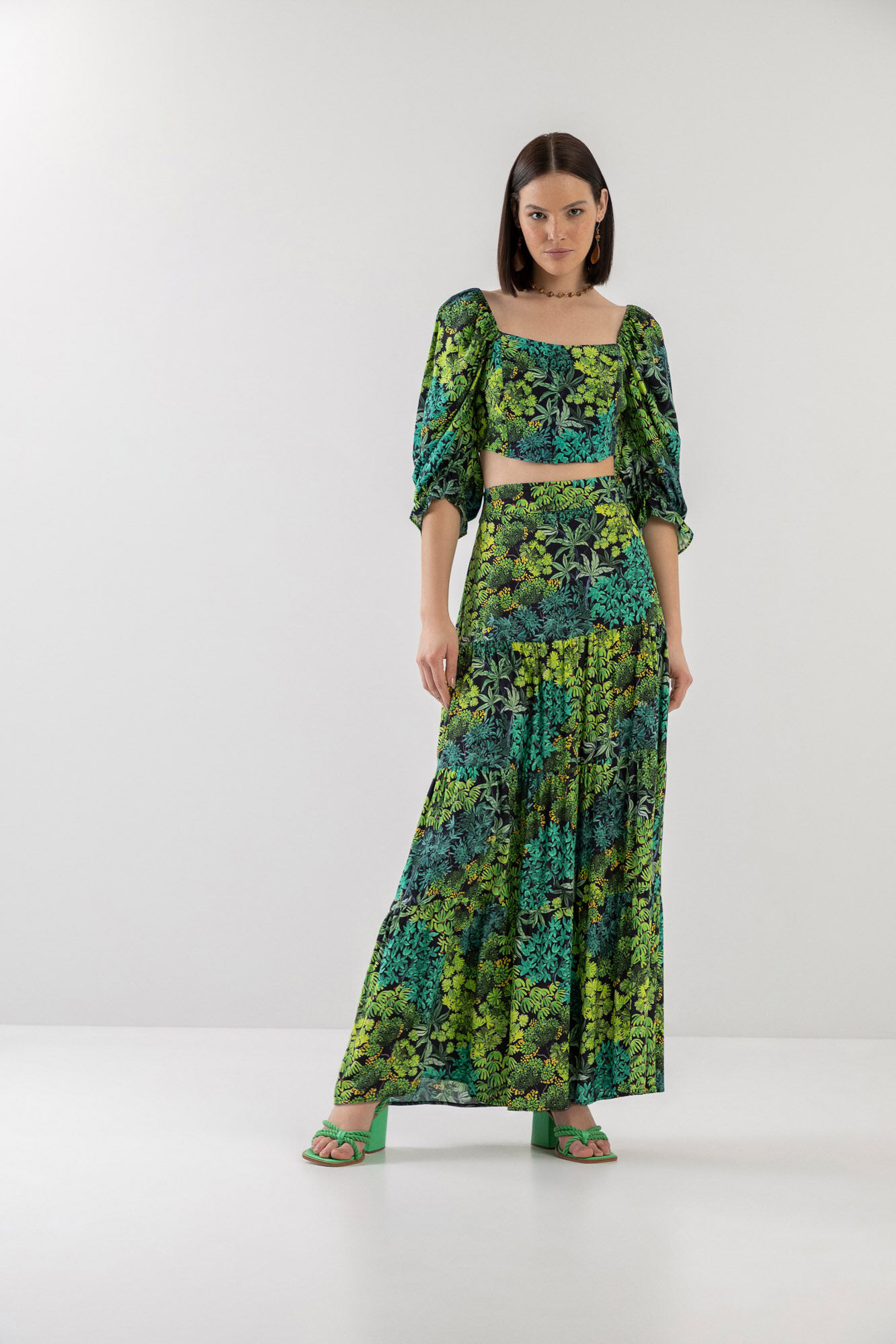 Saia longa estampada com hot sale babado