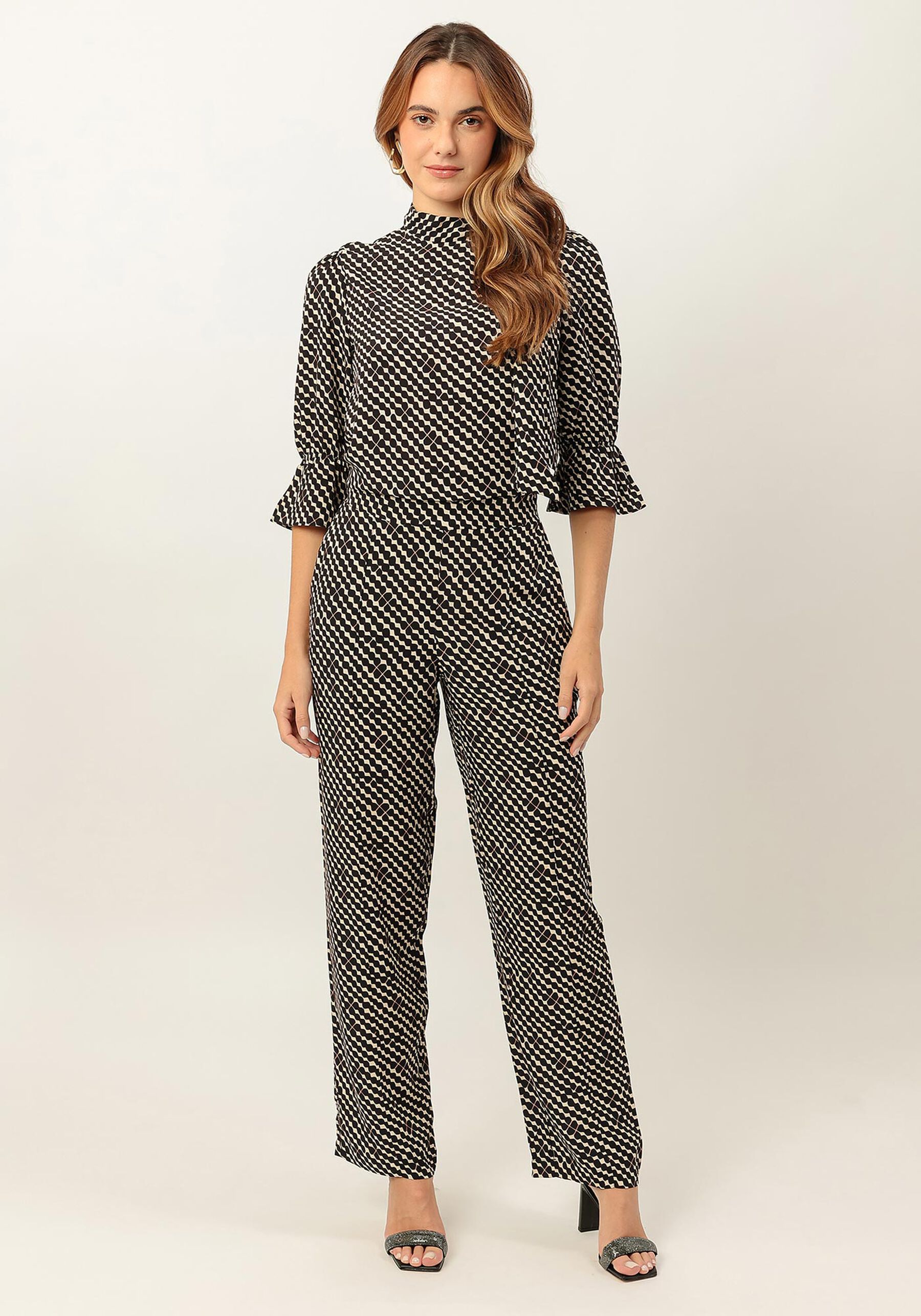 Blusa Manga 3/4 em Viscose com Amarração Gola, . Blusa Manga 3/4 em Viscose com Amarração Gola, , large.