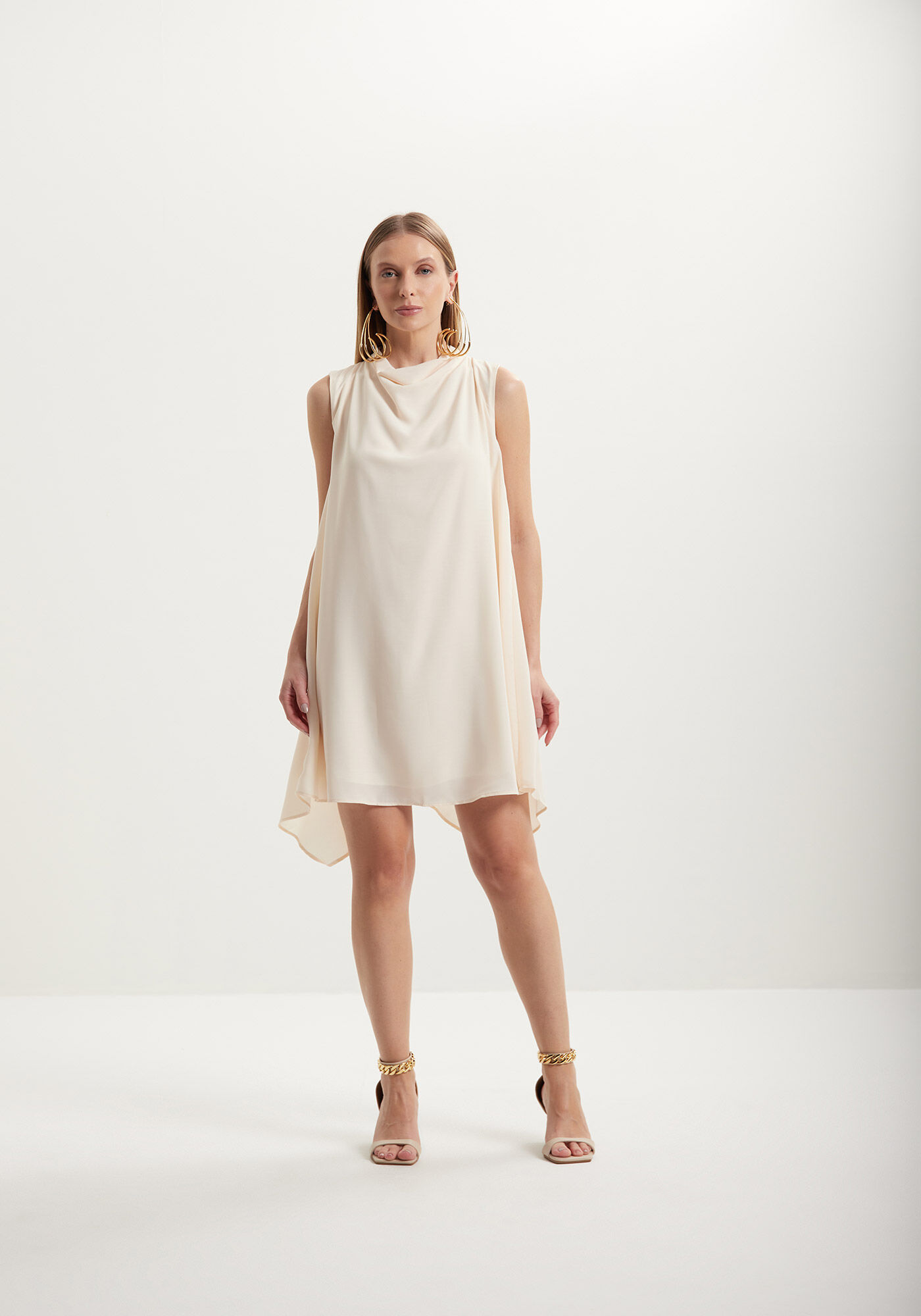 Vestido Curto Com Gola Degag&ecirc; Em Chiffon, , large.