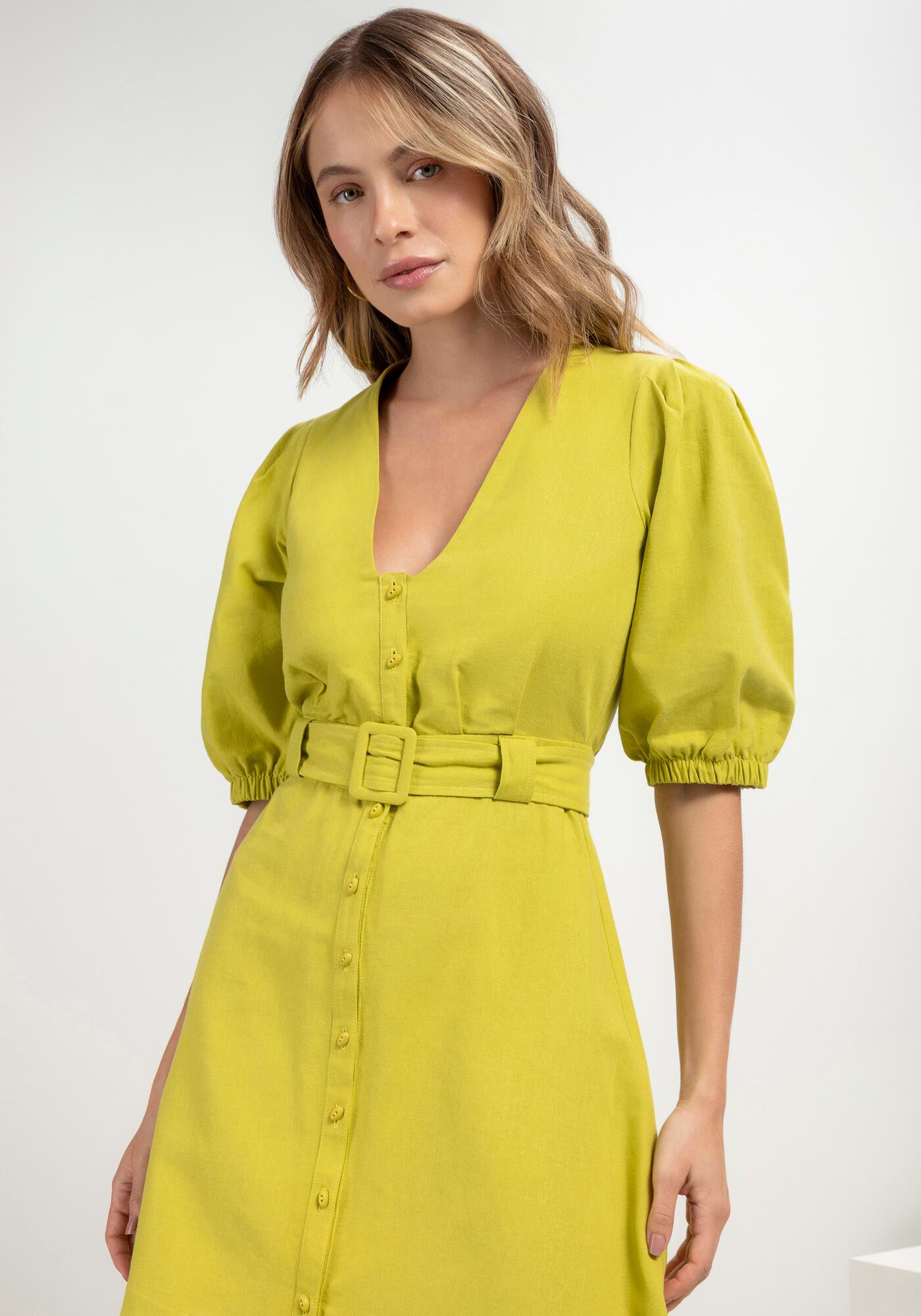 Vestido amarelo com shop cinto