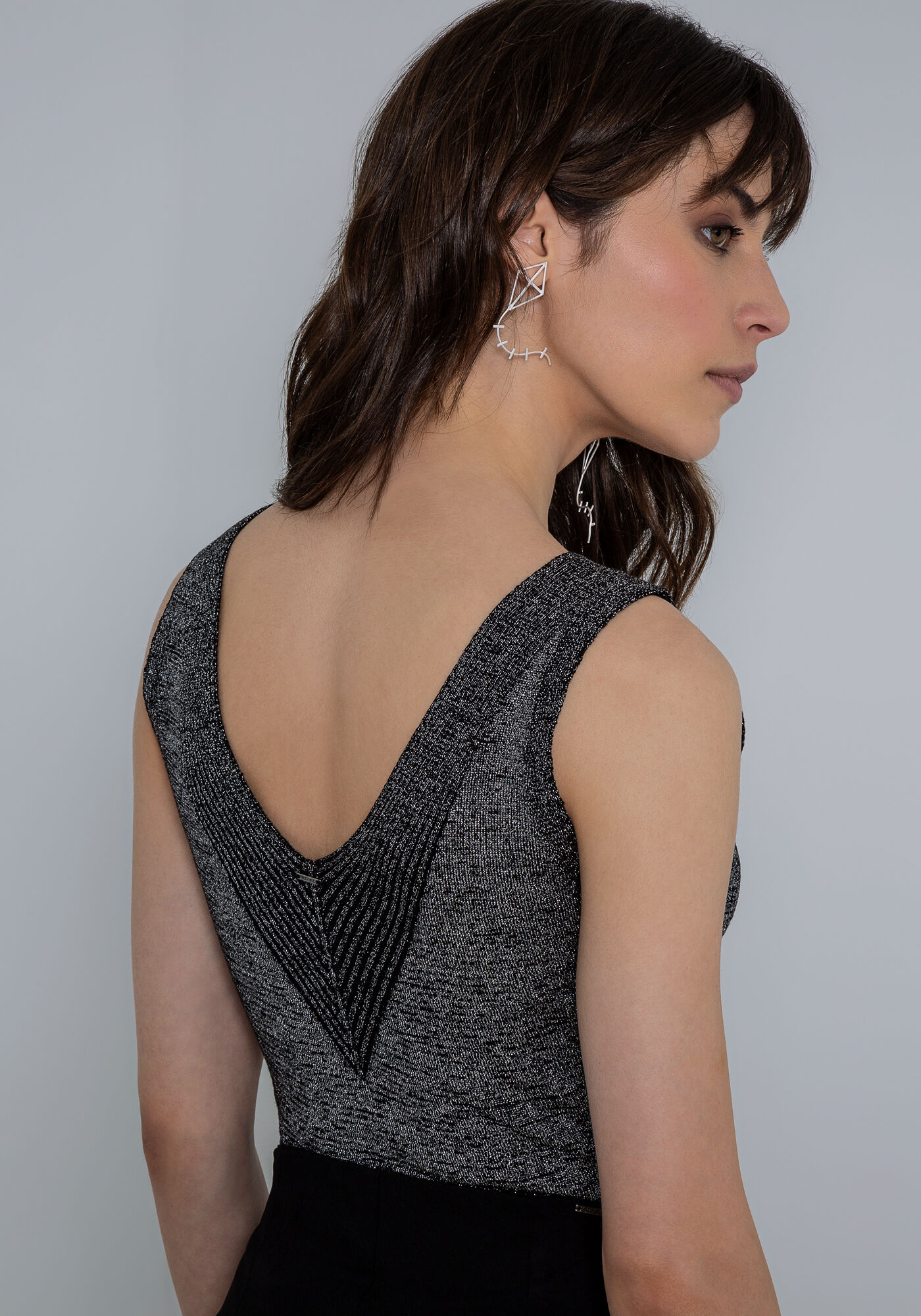 Body em Tric&ocirc; com Brilho e Decote V, PRETO REATIVO, large.