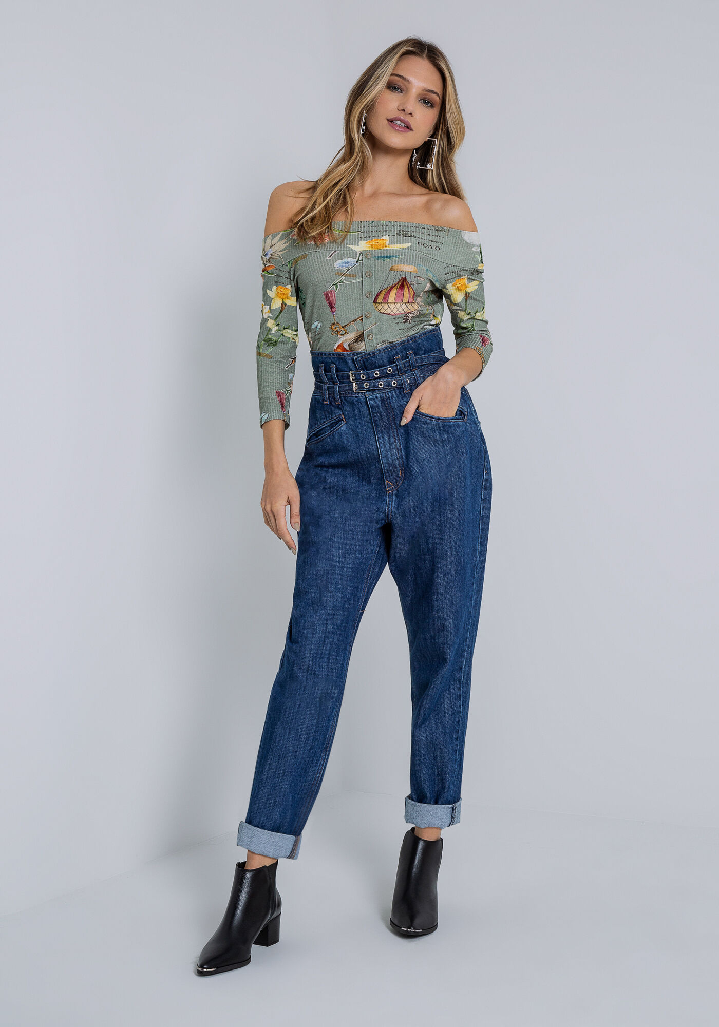 Calça jeans com cinto largo 2025