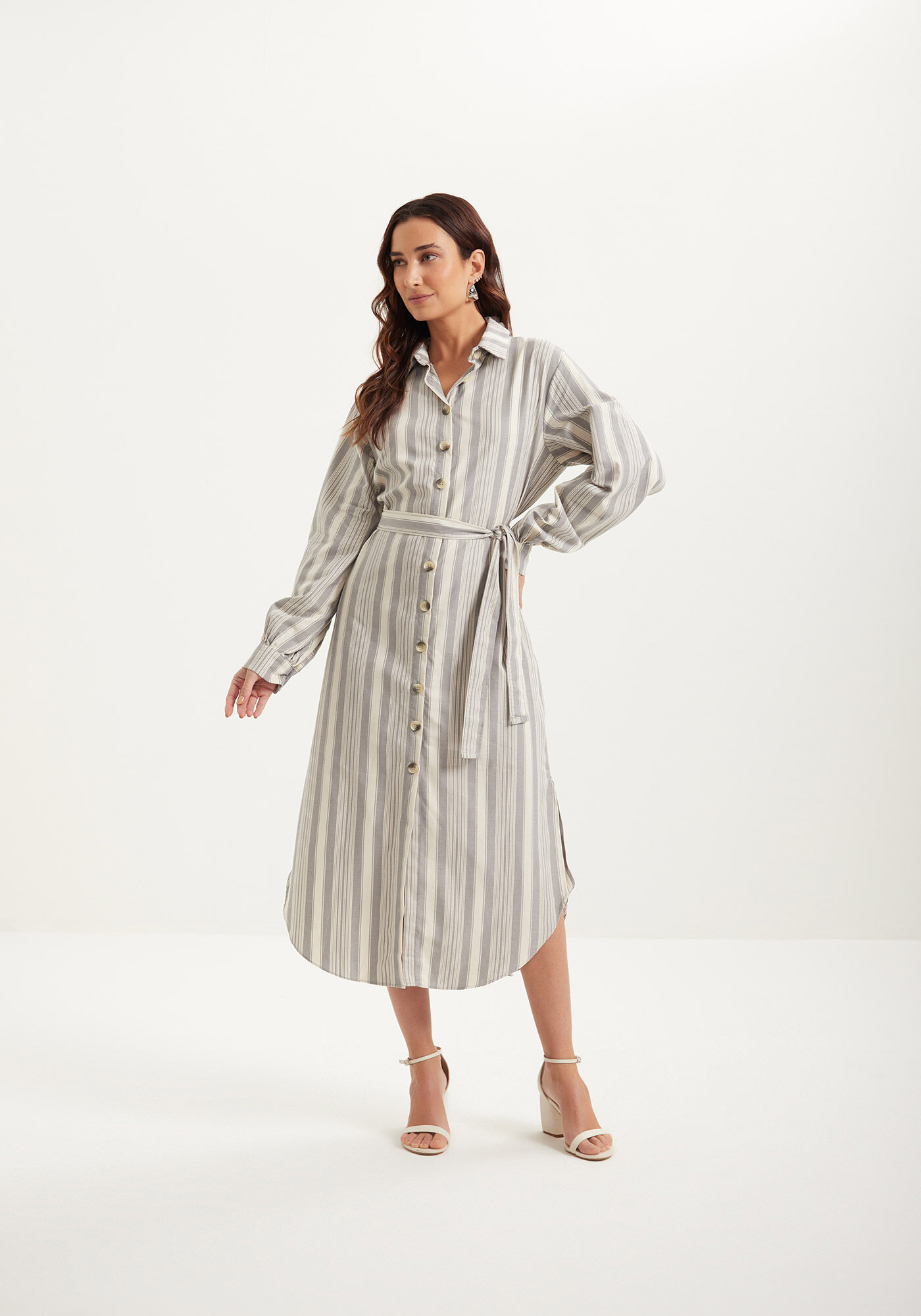 Vestido Listrado Midi Ch&aacute; Com Bot&otilde;es E Faixa Ajust&aacute;vel, , large.