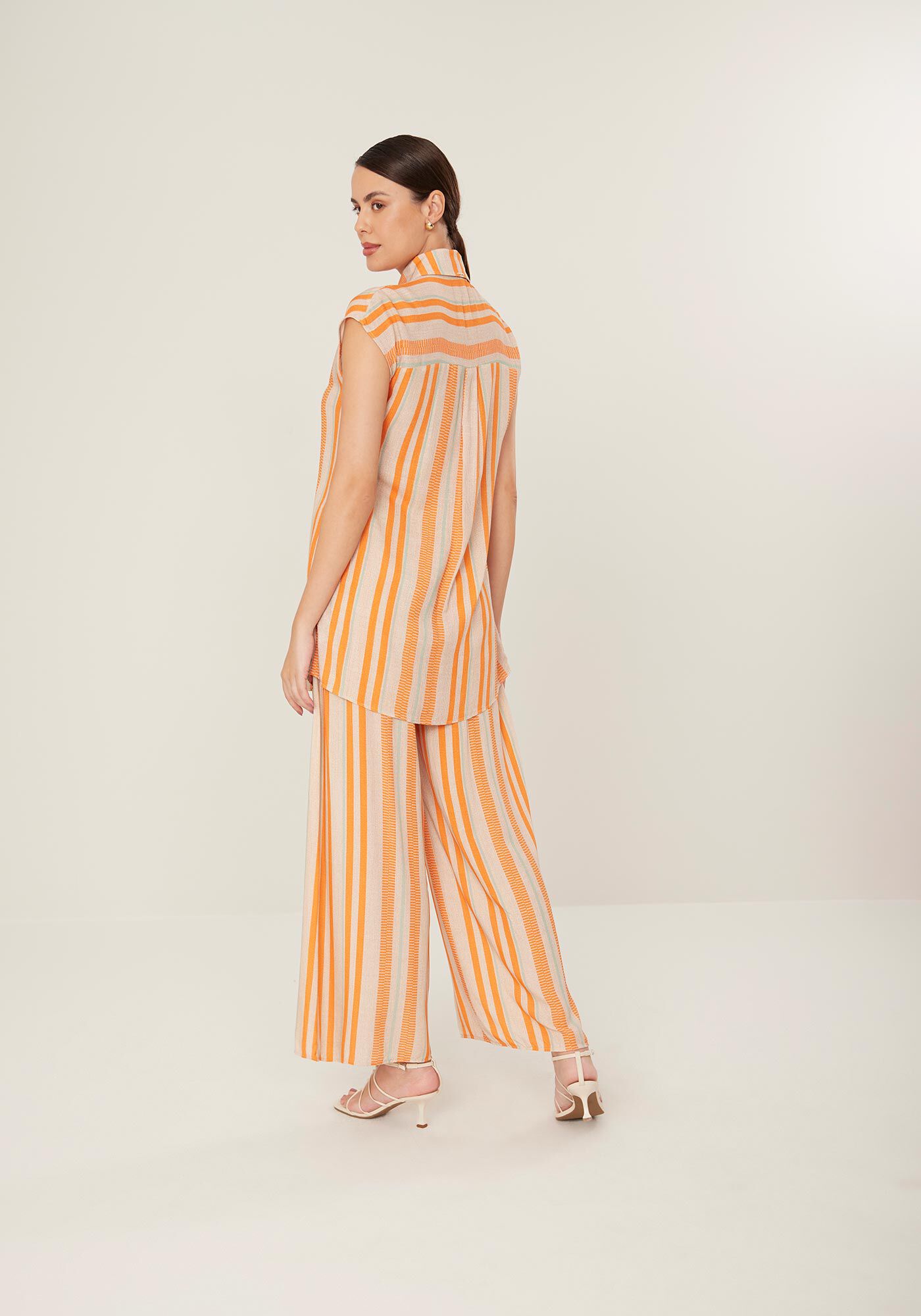 Camisa Manga Curta Alongada em Viscose Listrada, , large.