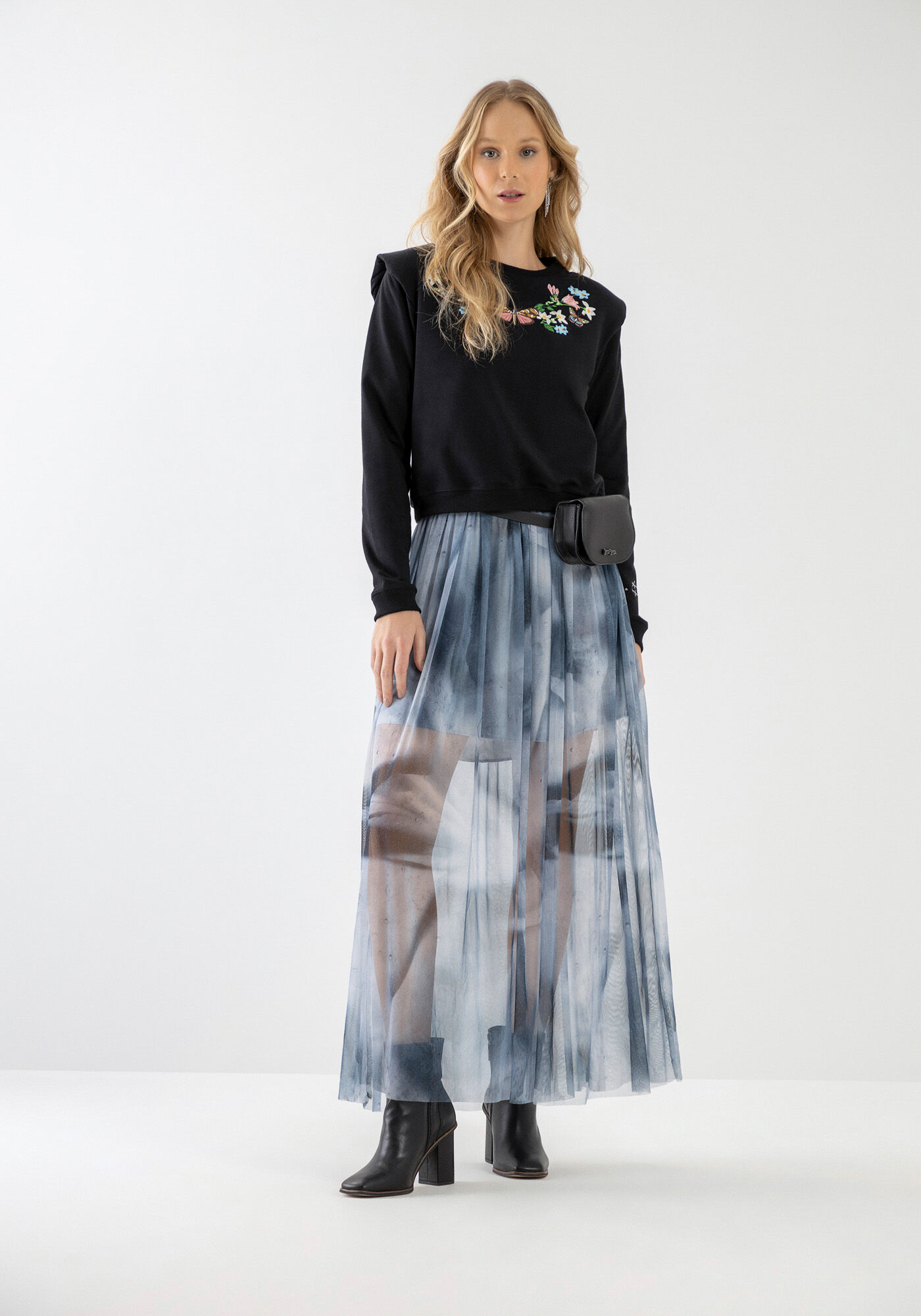 Blus&atilde;o em Molecotton com Bordado Borboleta, , large.