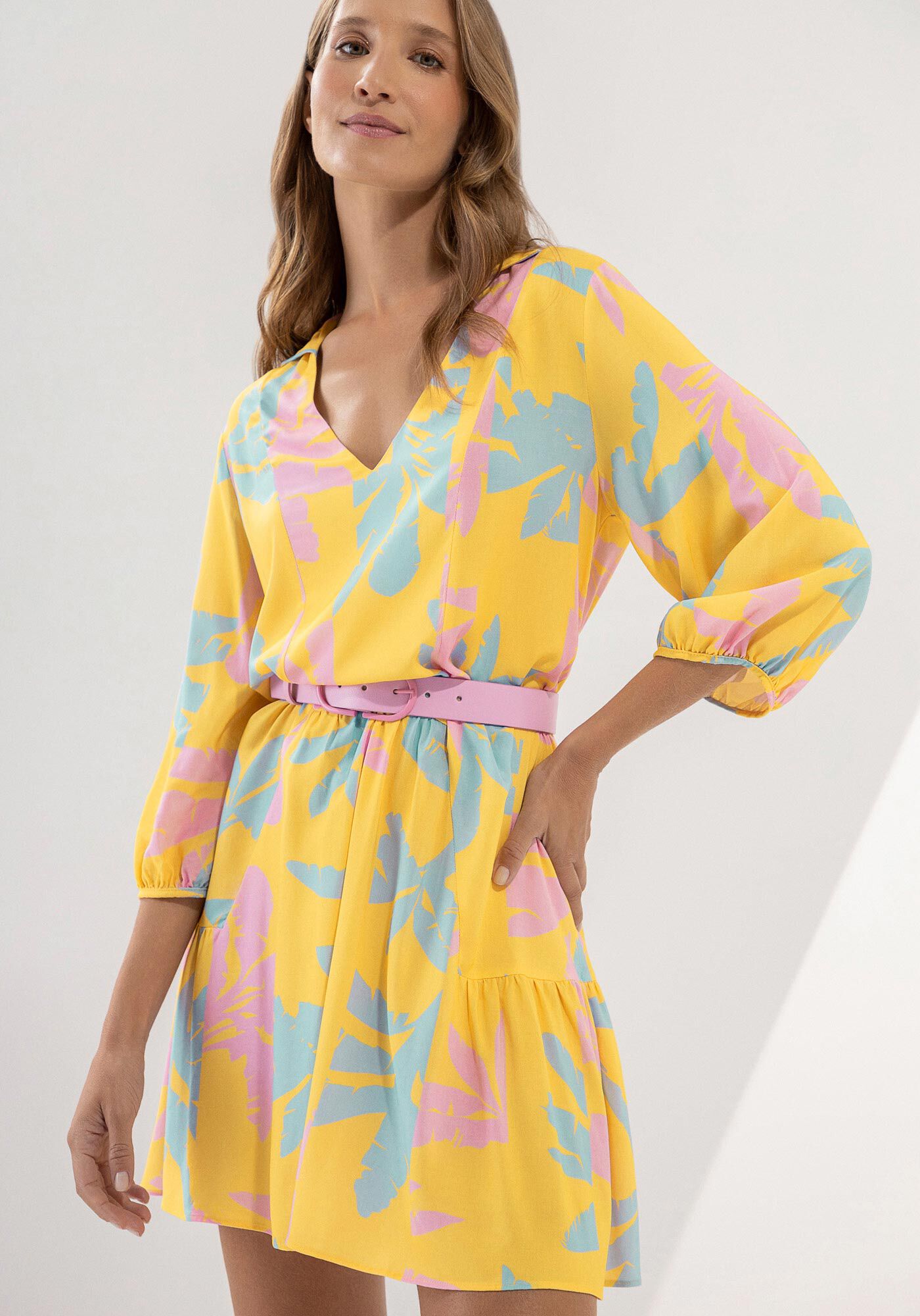 Vestido Curto Amplo Estampado com Franzidos, , large.