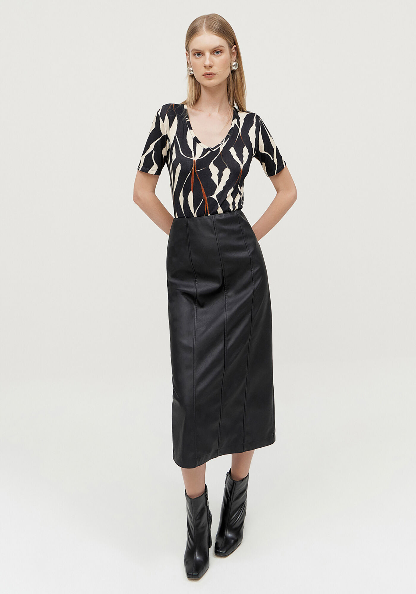 Blusa Estampada em Malha Viscose com Decote V, , large.