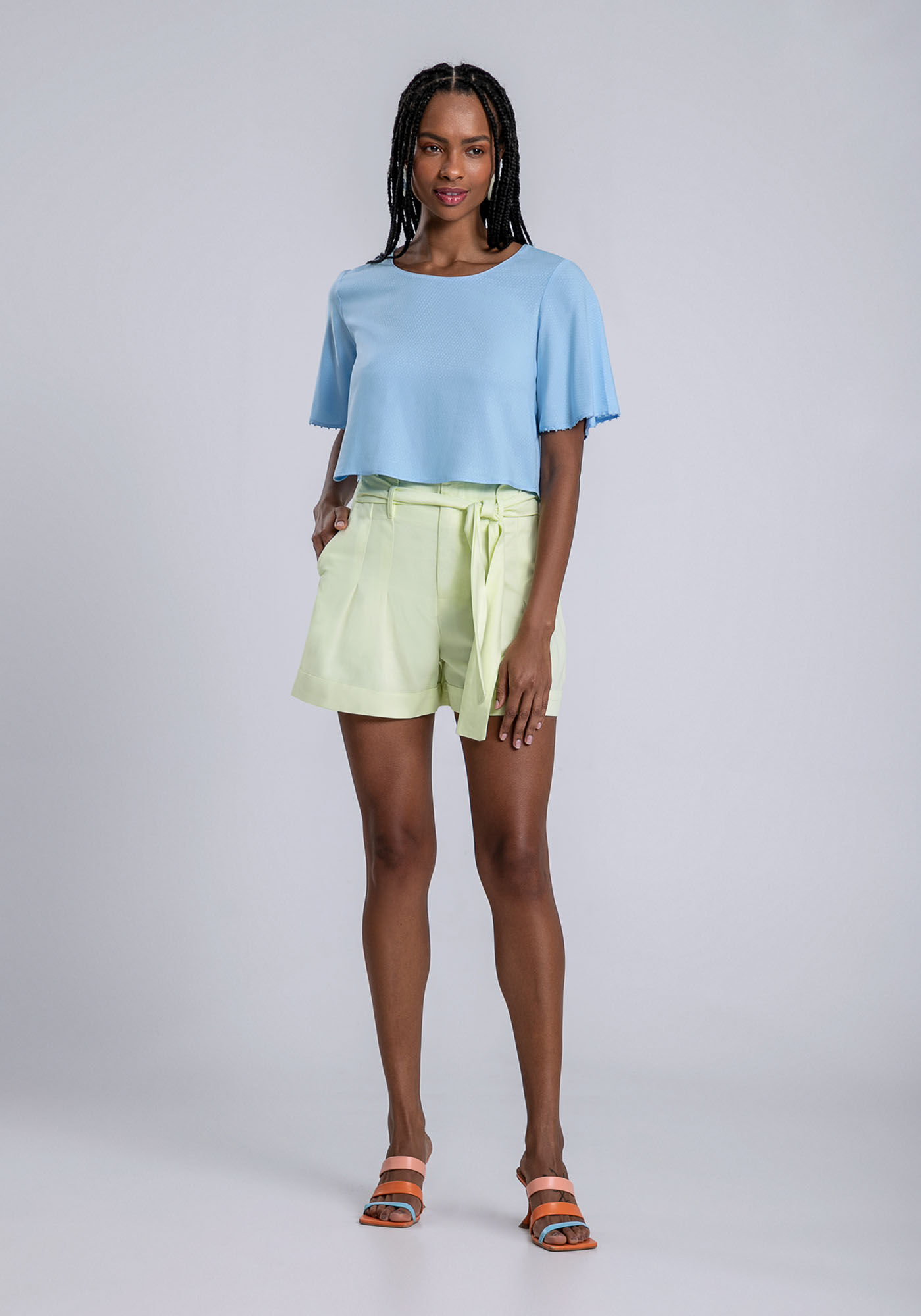 A2B25■ ※ lulu※ Blusa Manga Longa Super Cropped com Torção | Lez a Lez