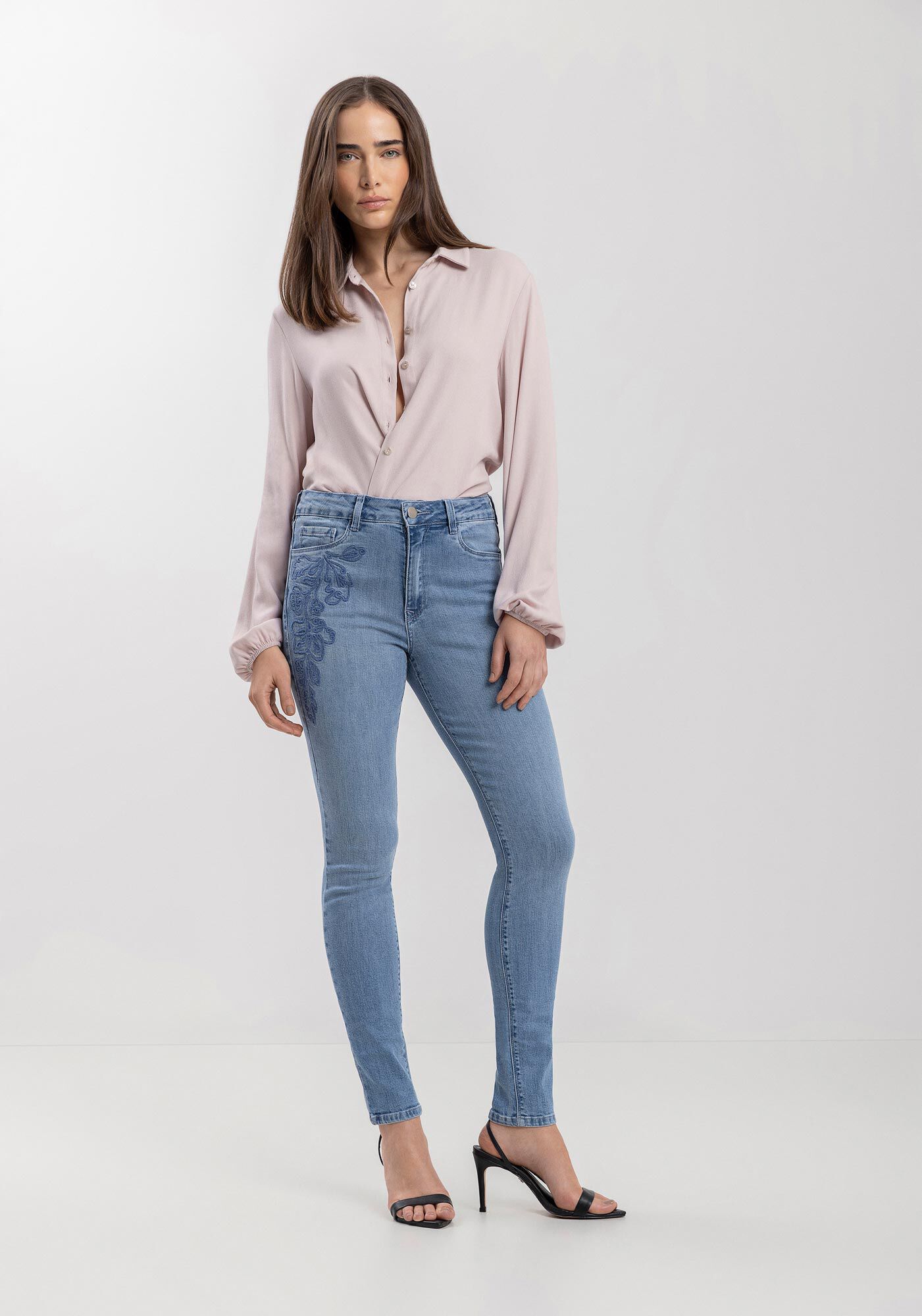 Cal&ccedil;a Jeans Skinny Com Cintura Alta E Bordado Lateral, JEANS, large.