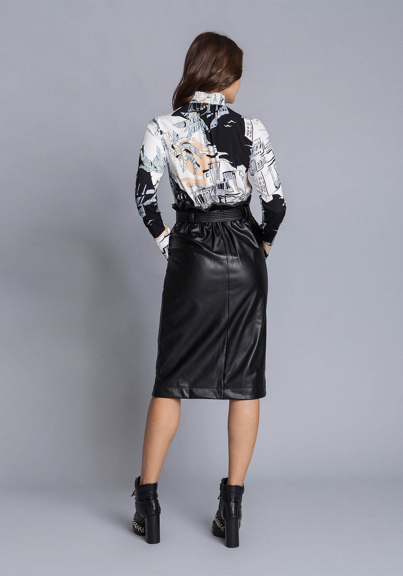 Blusa Cropped Gola Alta, , large.