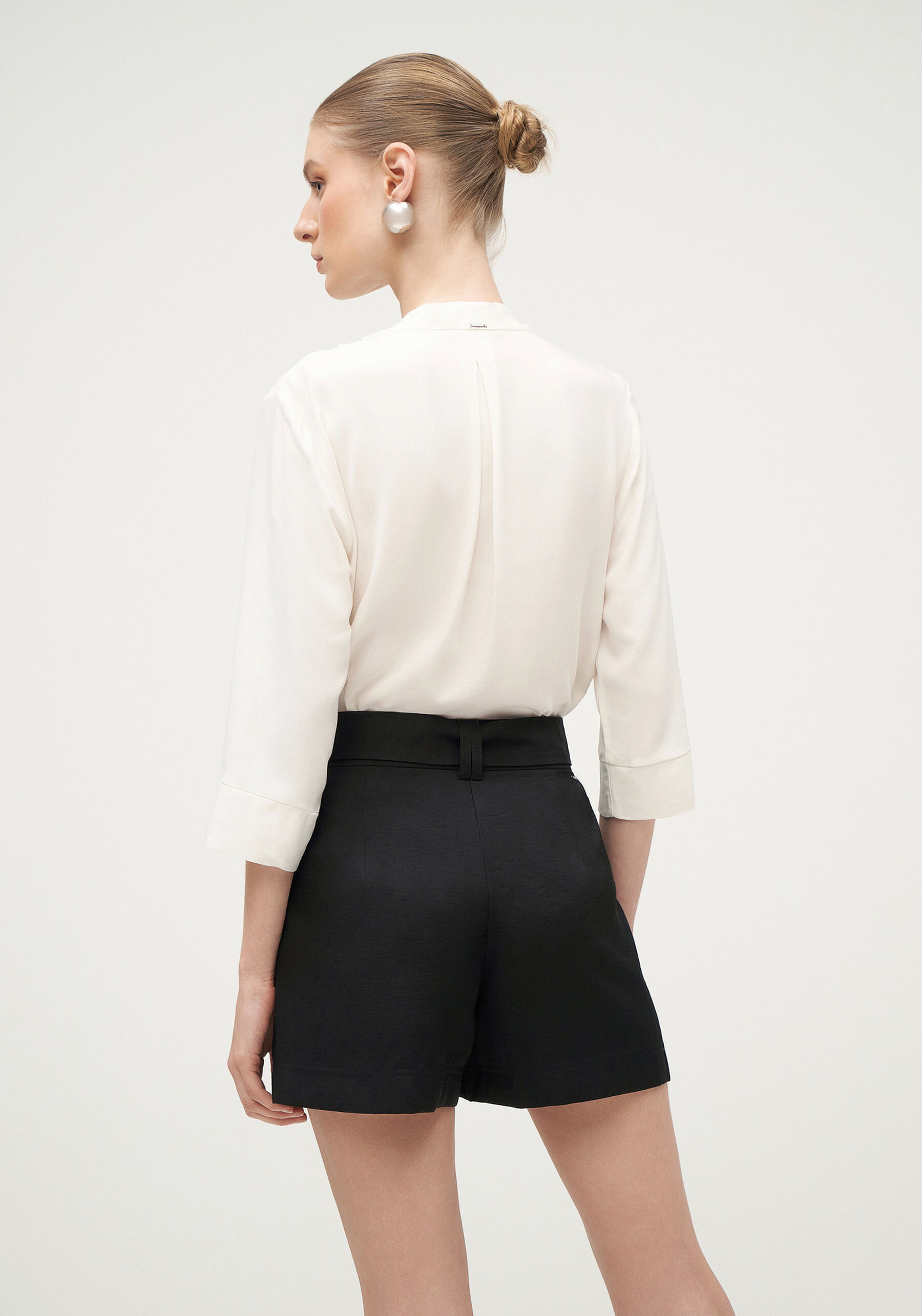 Shorts Cintura Alta com Cinto, . Shorts Cintura Alta com Cinto, , large.