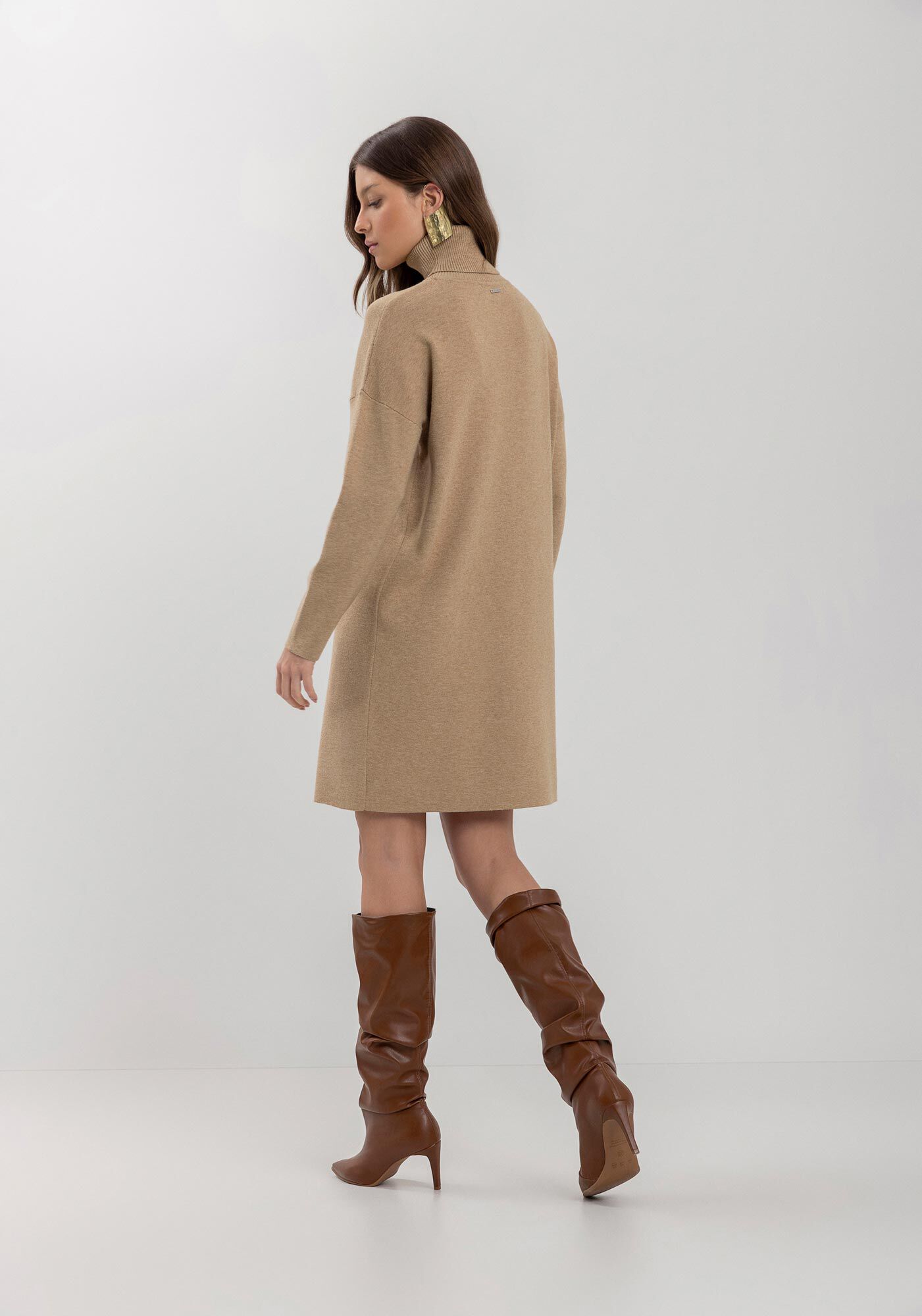 Vestido Curto De Mangas Longas Com Gola Alta Em Tric&ocirc;, , large.