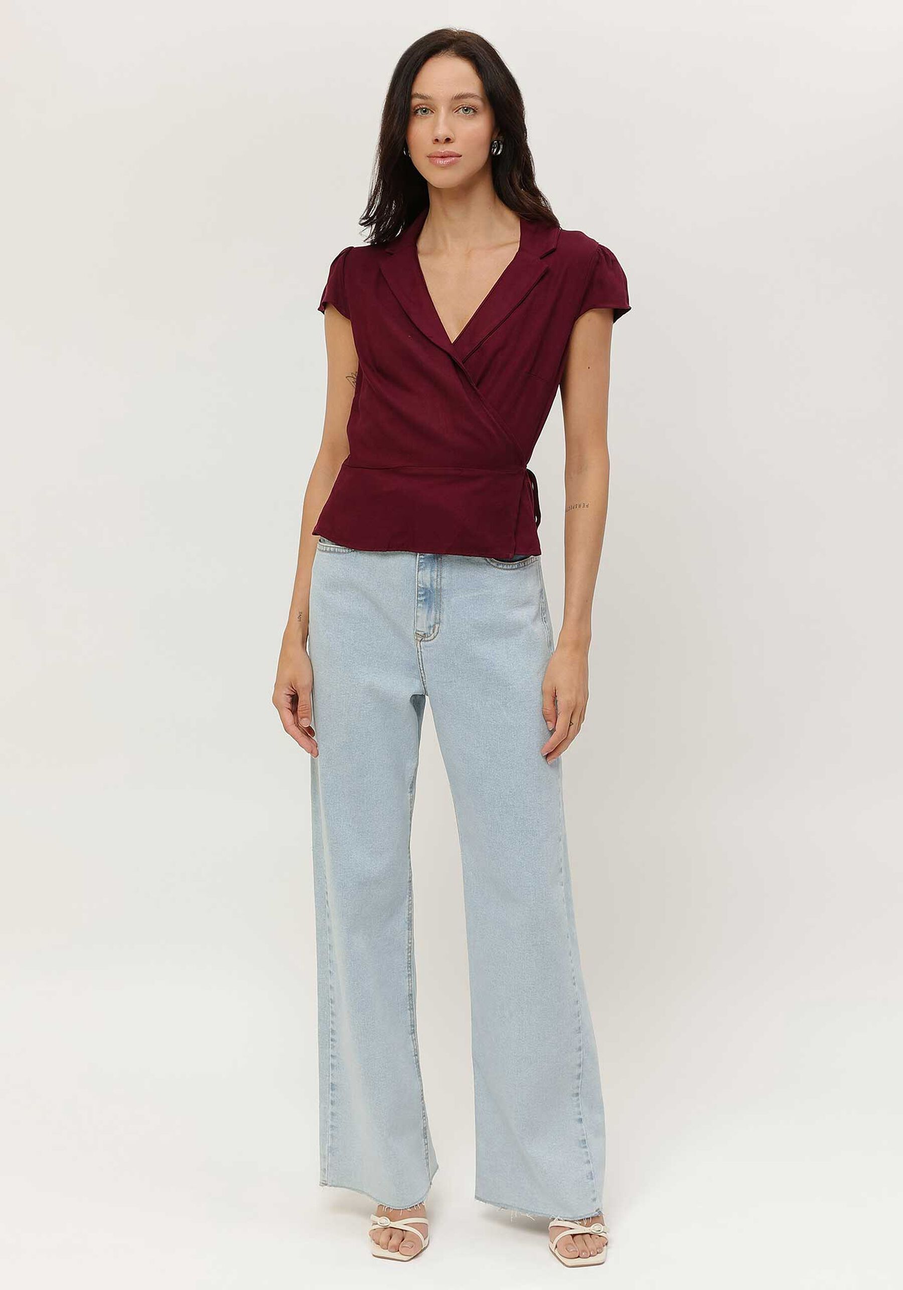 Blusa Transpassada em Viscose com Gola, . Blusa Transpassada em Viscose com Gola, , large.