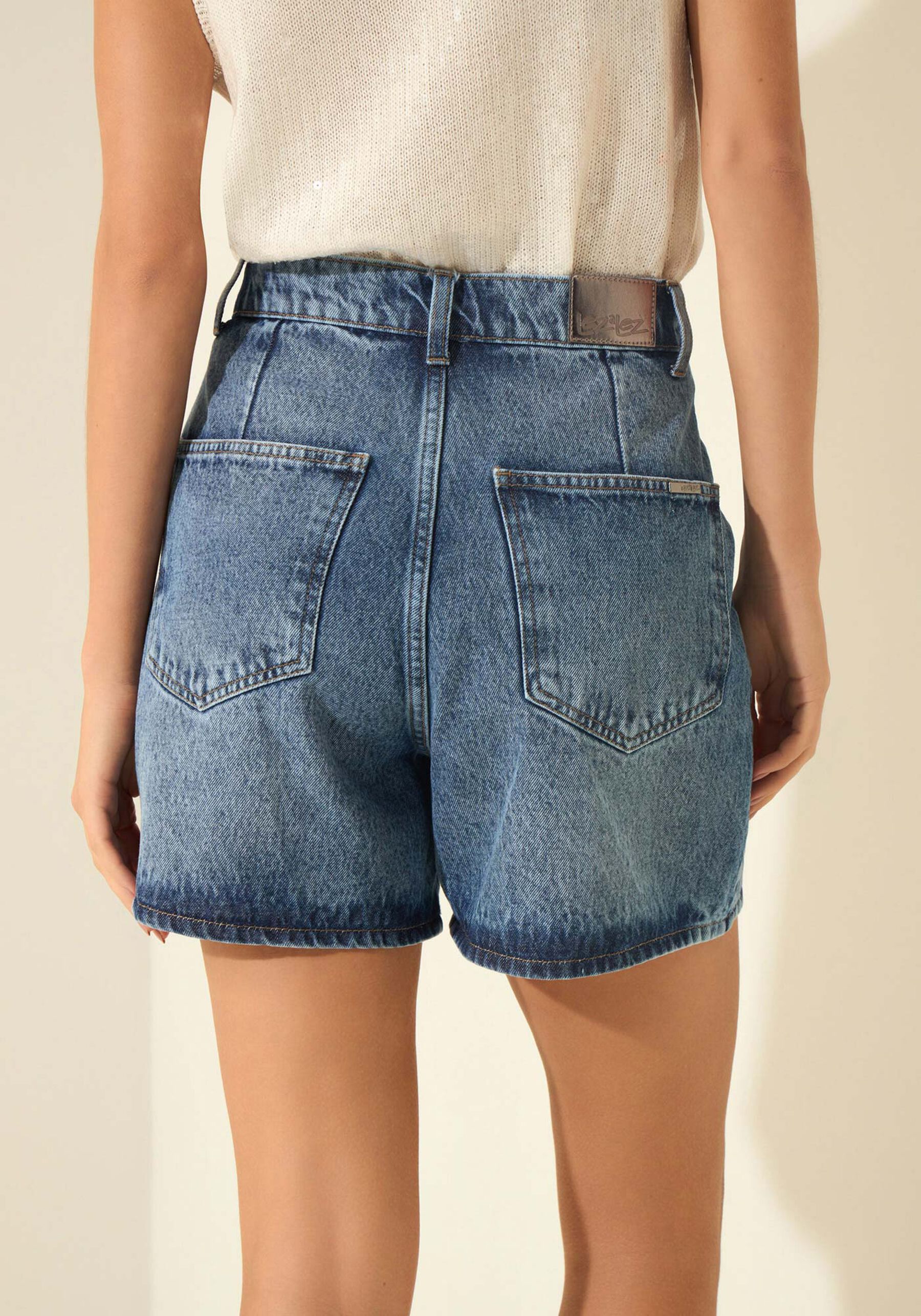 Shorts Mom Jeans De Cintura Alta Com Bolsos, JEANS. Shorts Mom Jeans De Cintura Alta Com Bolsos, JEANS, large.