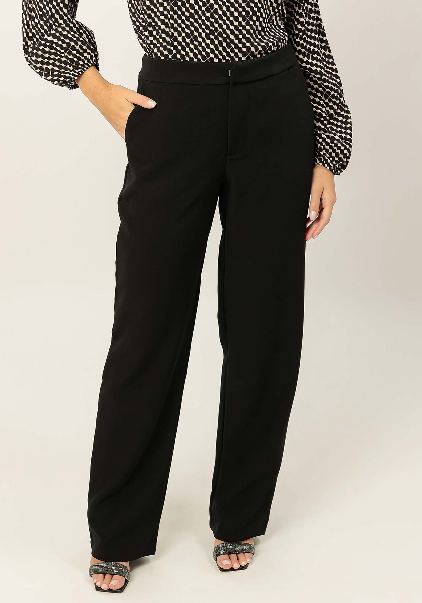 Cal&ccedil;a Reta em Tecido Plano com Cintura M&eacute;dia, , large.