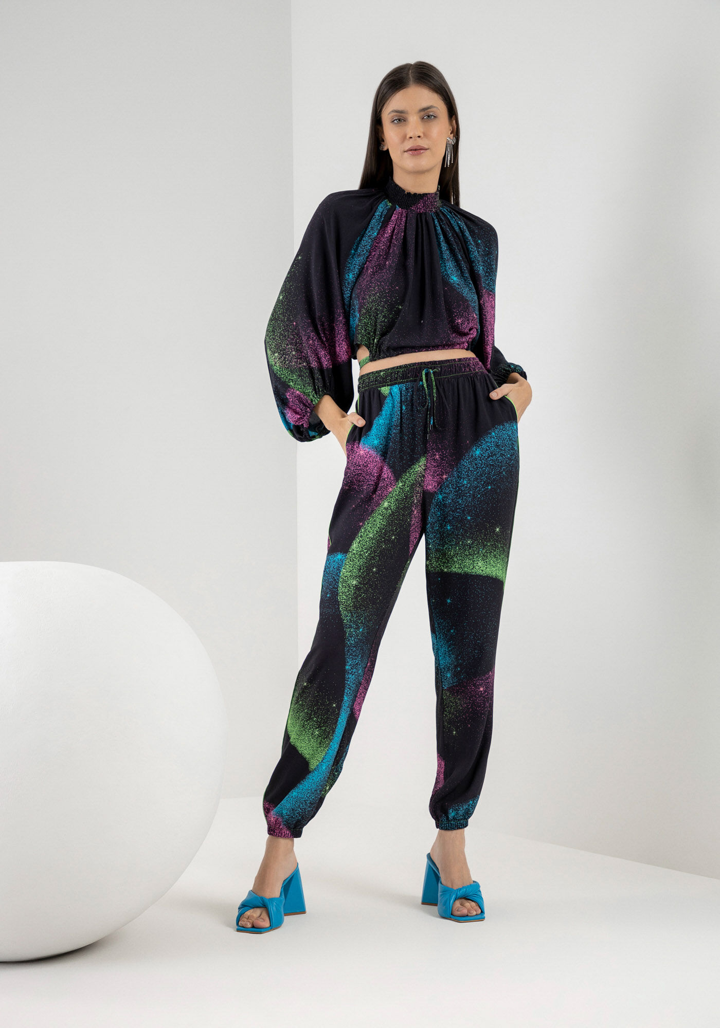 Cal&ccedil;a Jogging em Viscose Estampada, ESTRELA CADENTE, large.