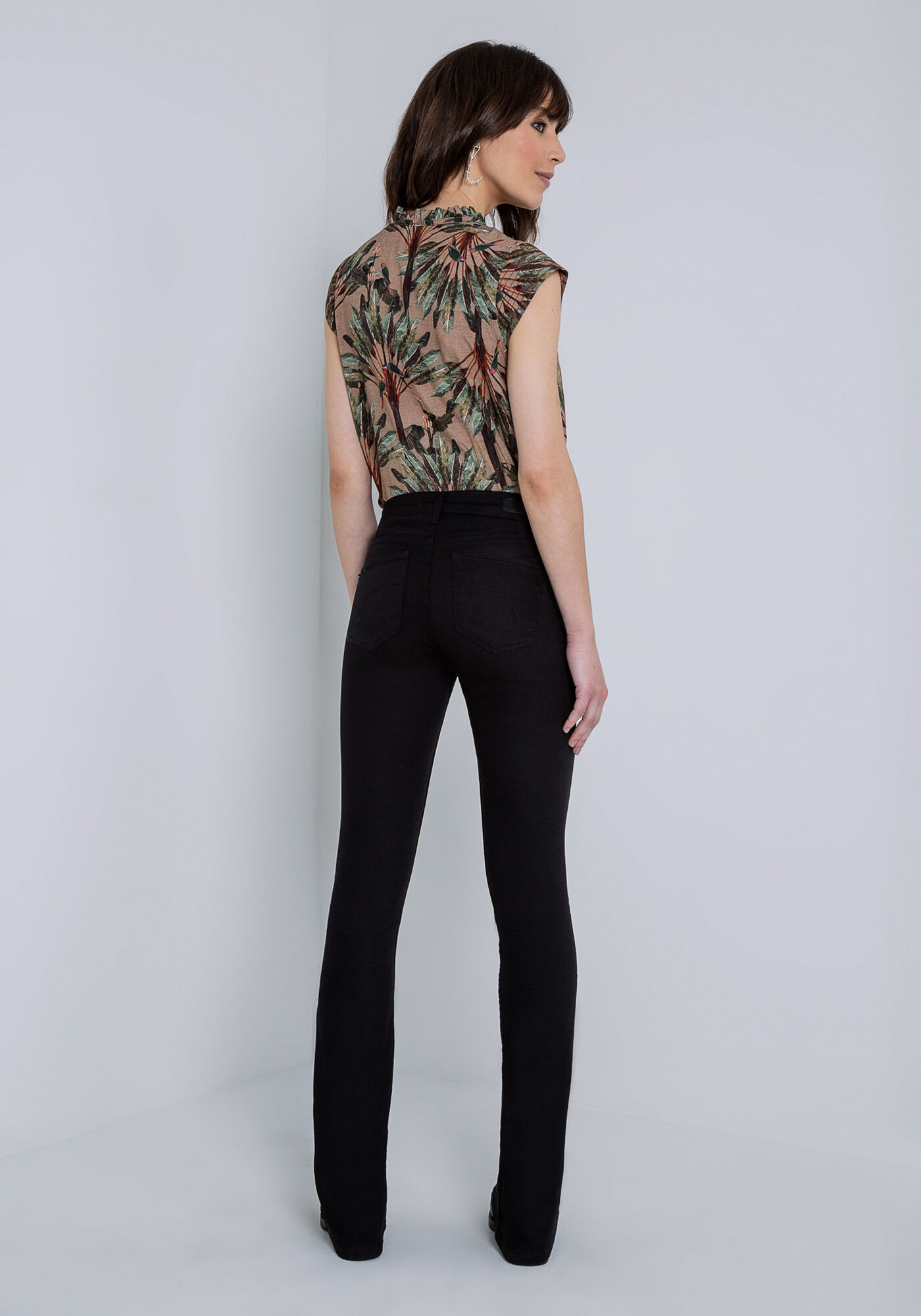 Cal&ccedil;a Jeans Bootcut Malibu Ever Black, , large.