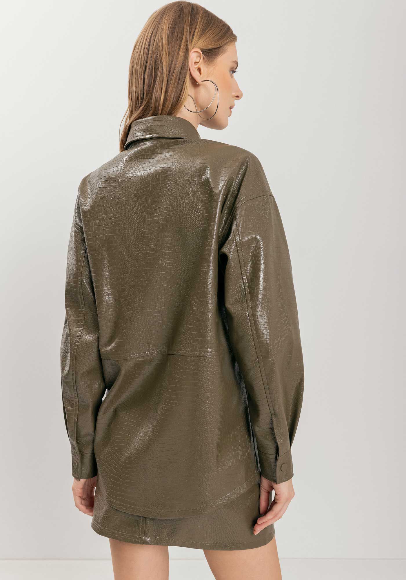 Camisa Alongada De Mangas Longas Com Bolsos Em PU Croco, , large.