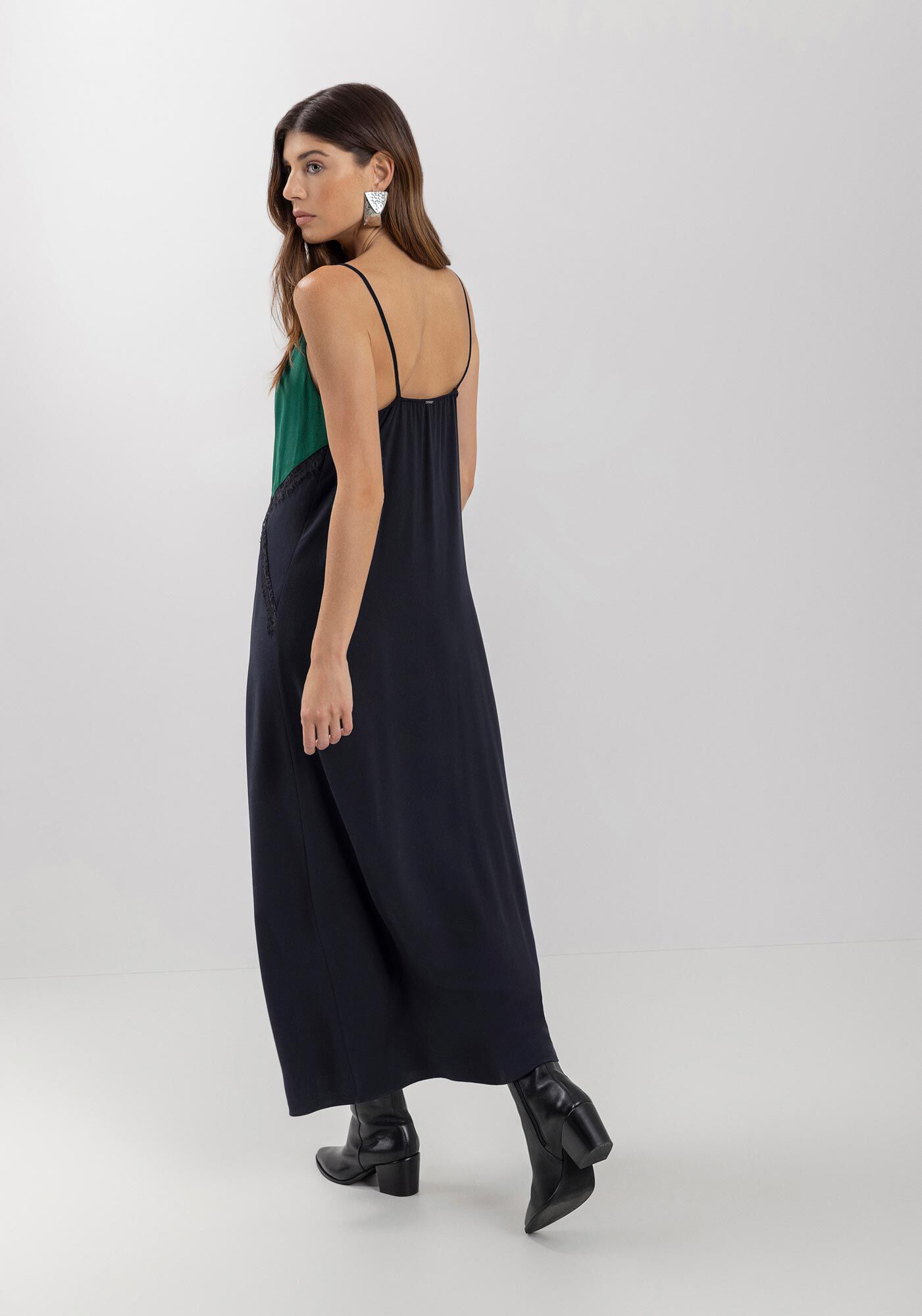 Vestido Midi Ch&aacute; De Al&ccedil;as Em Viscose Com Detalhes Frontais, , large.