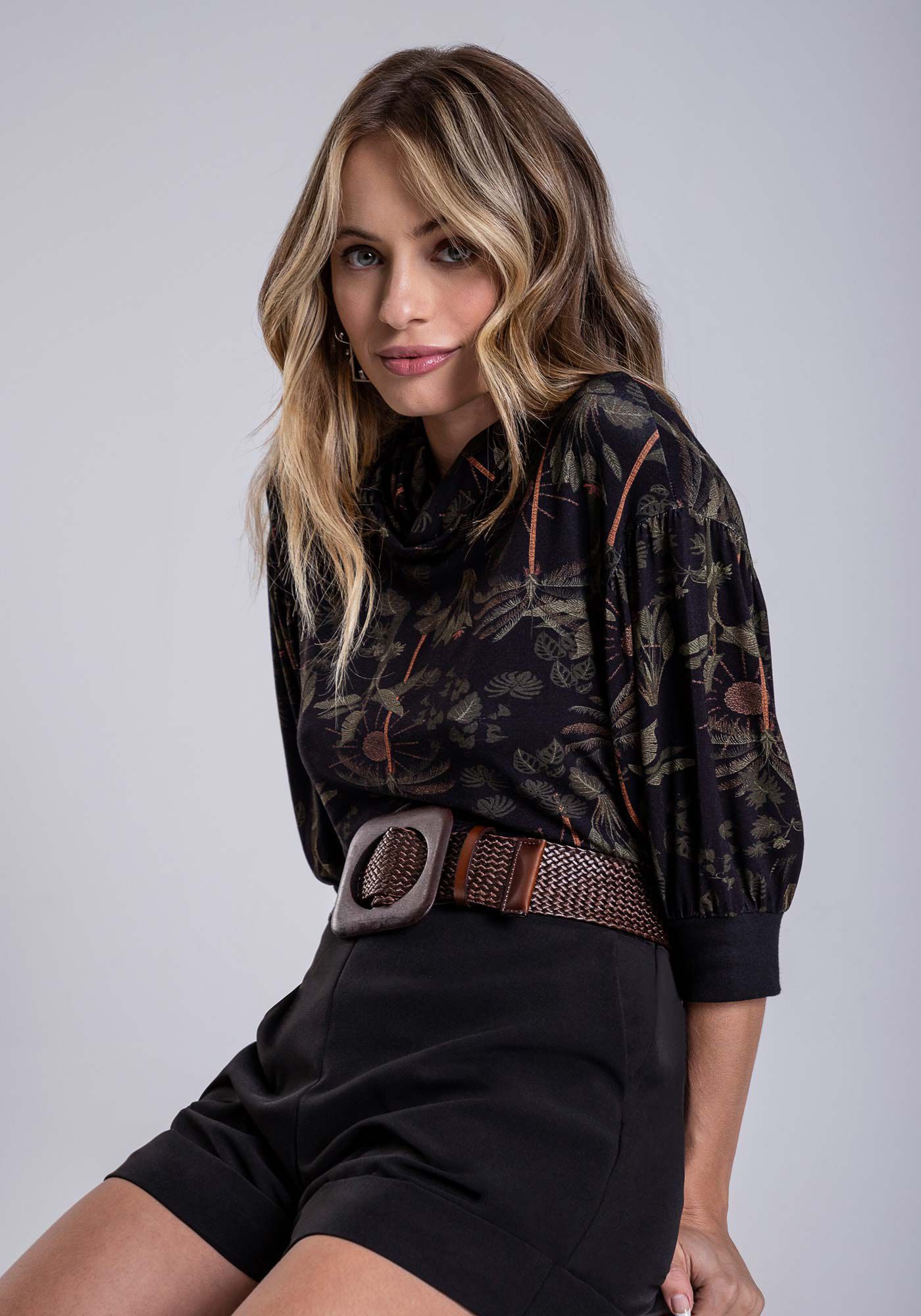 Blusa Manga 3/4 em Malha Estampada com Gola, SONHO TROPICAL, large.