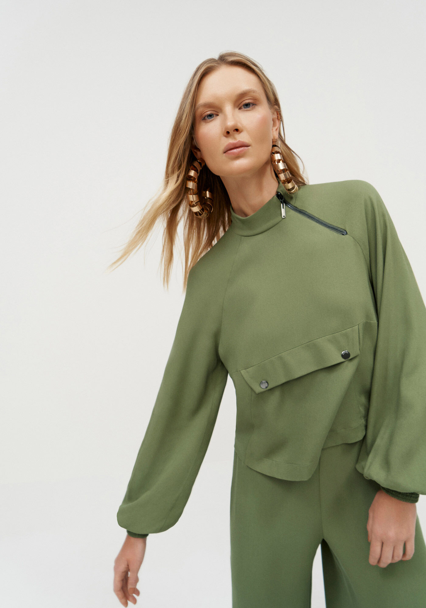 Conjunto em Crepe com Blus&atilde;o e Cal&ccedil;a Pantalona, VERDE AGENA, large.