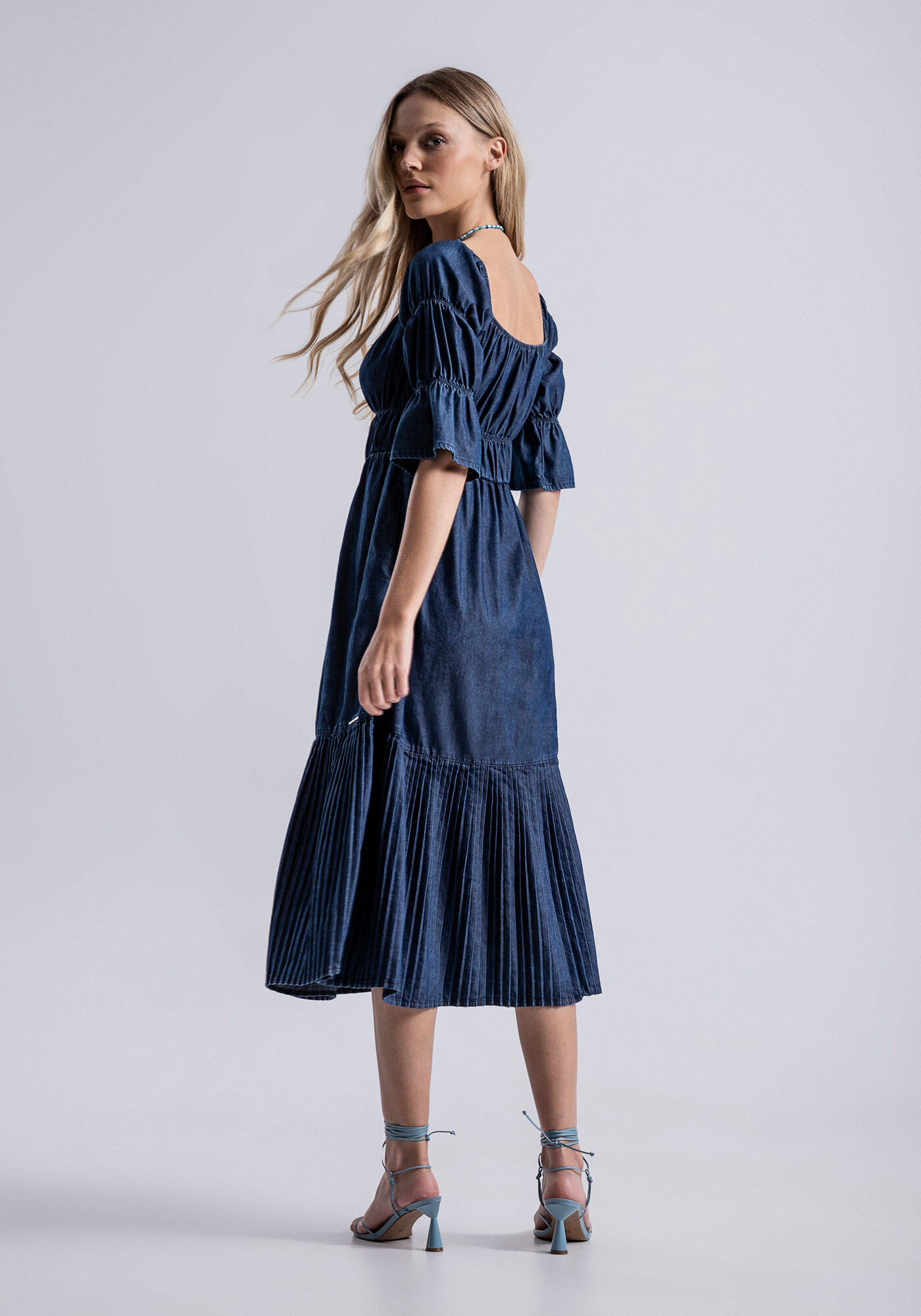 Vestido Jeans Midi com Recorte Plissado, JEANS, large.