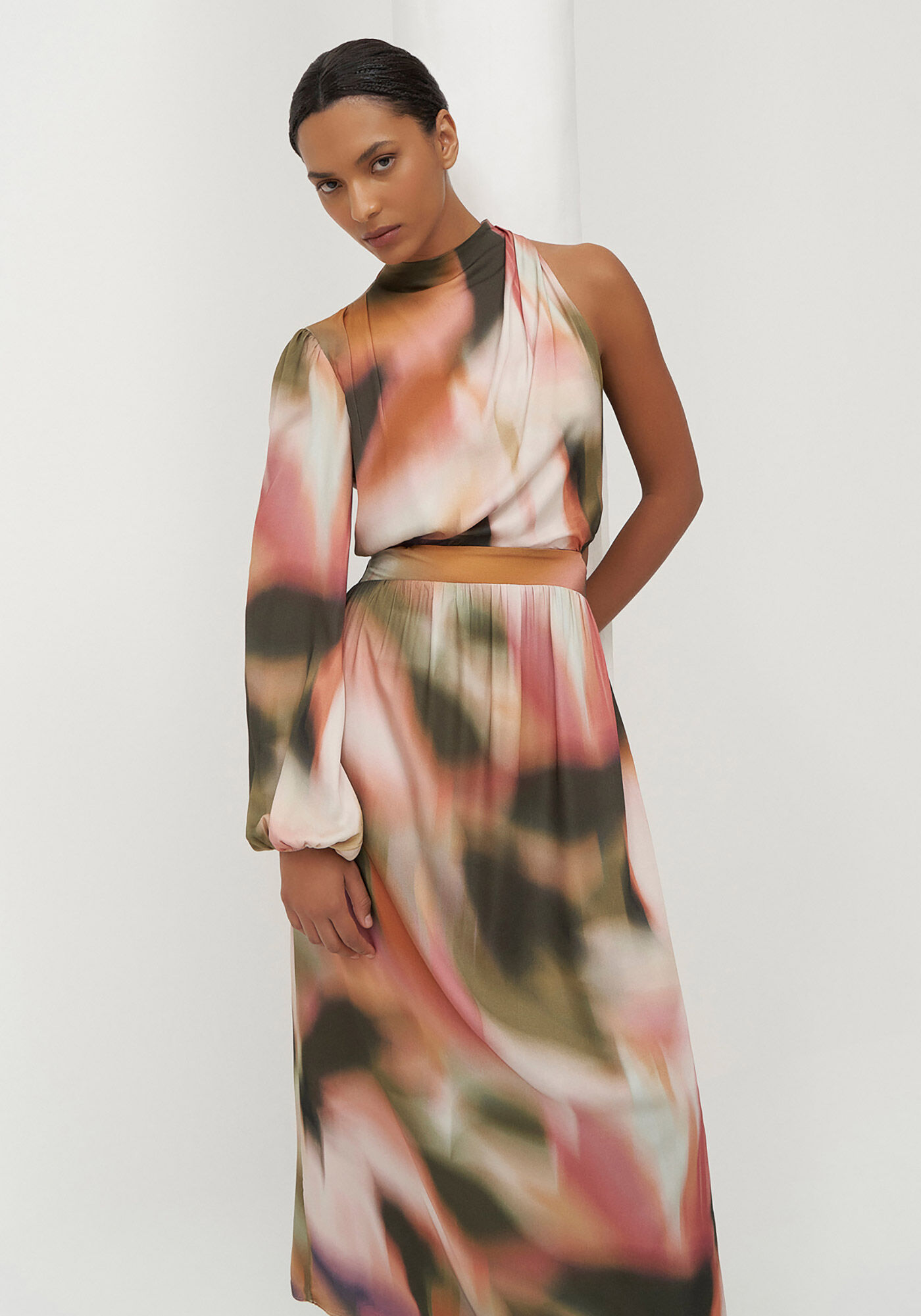 Vestido Midi Estampado em Viscose com Um Ombro S&oacute;, , large.