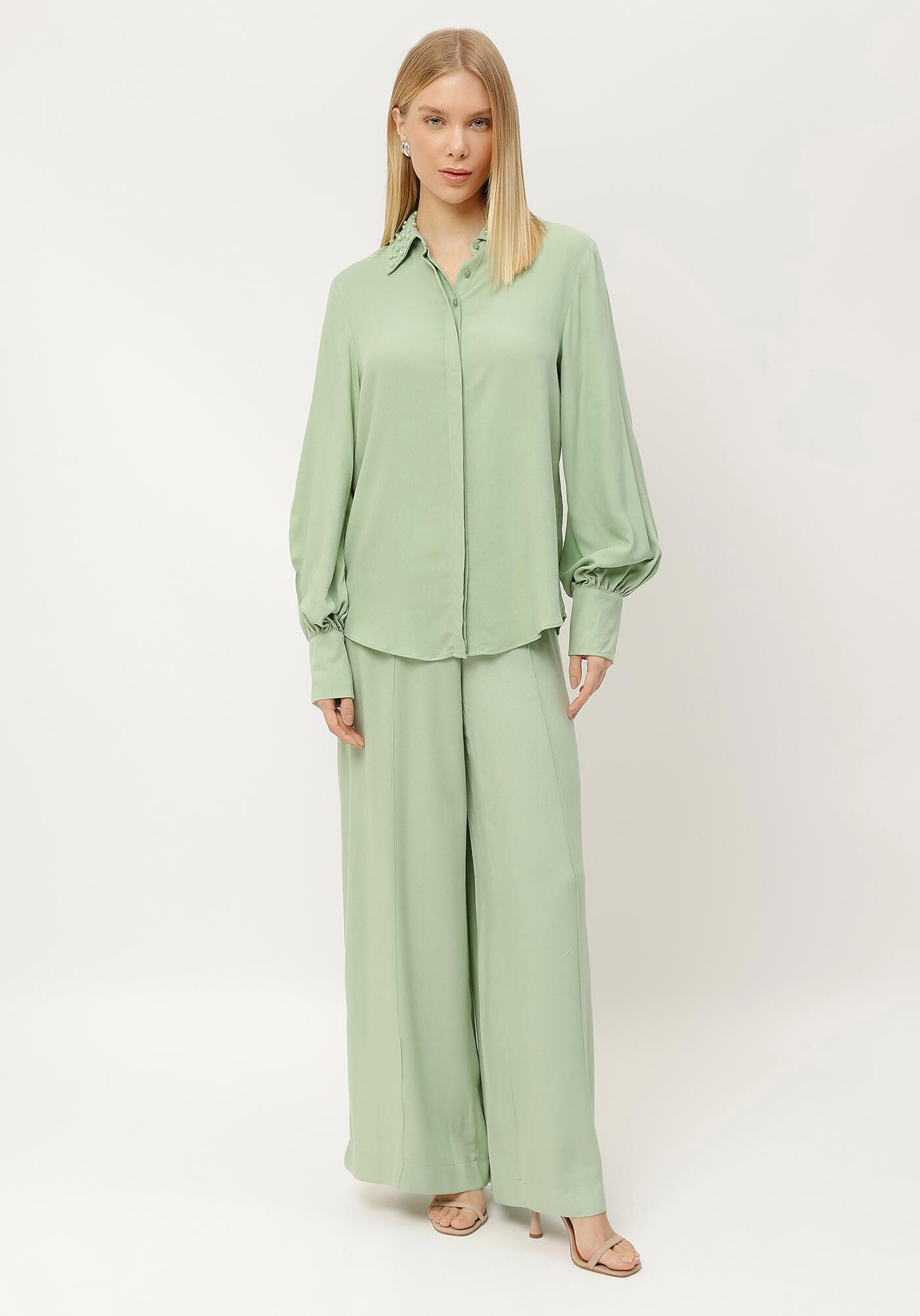 Camisa Manga Longa Bufante com P&eacute;rolas Gola, , large.