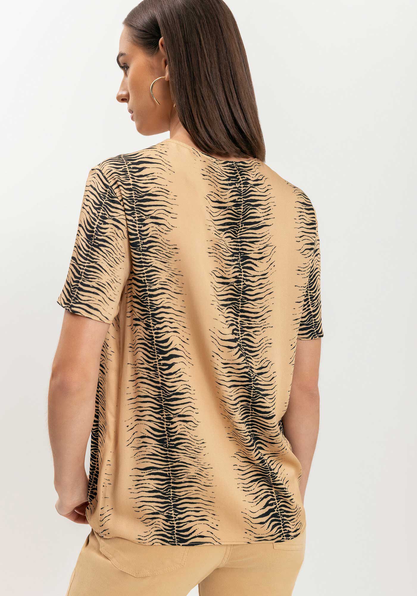 Blusa Estampada De Manga Curta Em Viscose Respons&aacute;vel, , large.