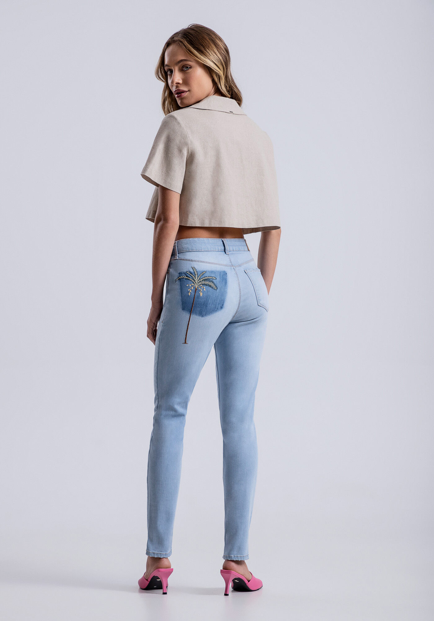 Cal a Jeans Skinny Aruba Every Day com Bordado Lez a Lez