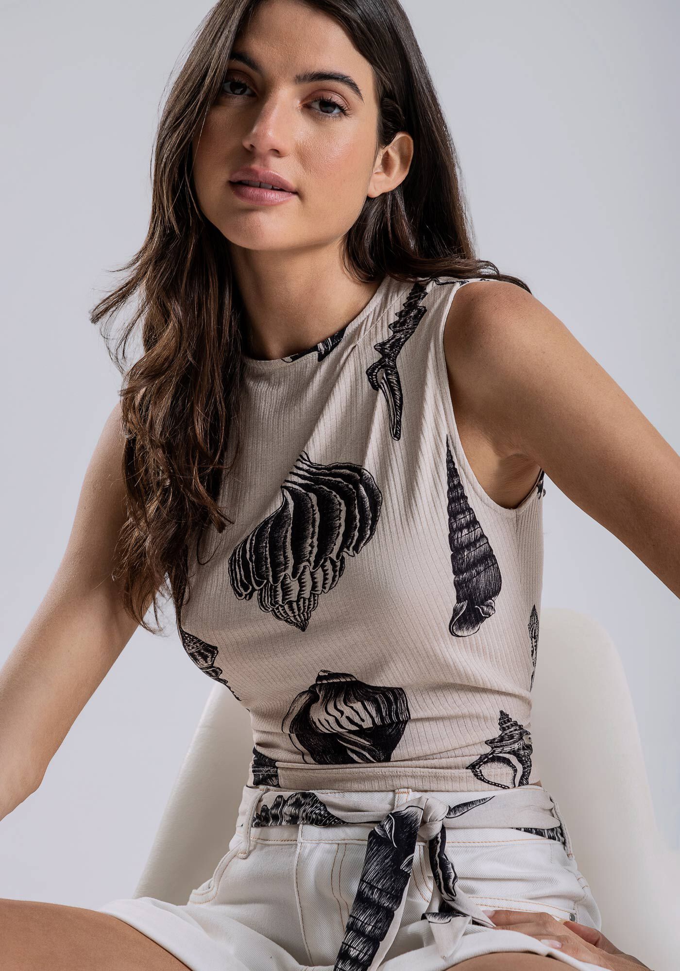 Regata Cropped Canelada com Detalhe Ombro, CONCHAS, large.