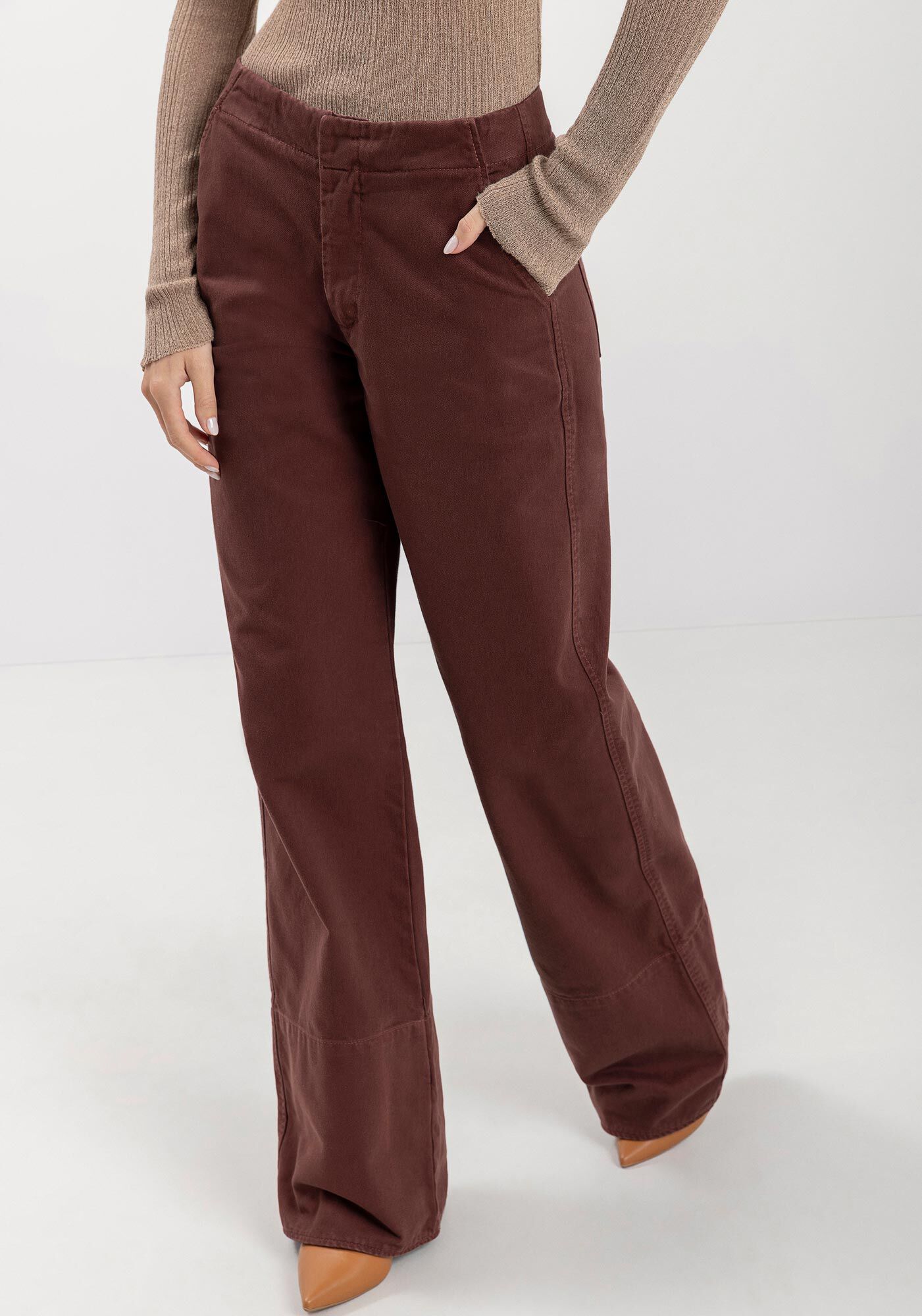 Calça Wide Leg Sarja Com Cintura Alta E Barra Diferenciada