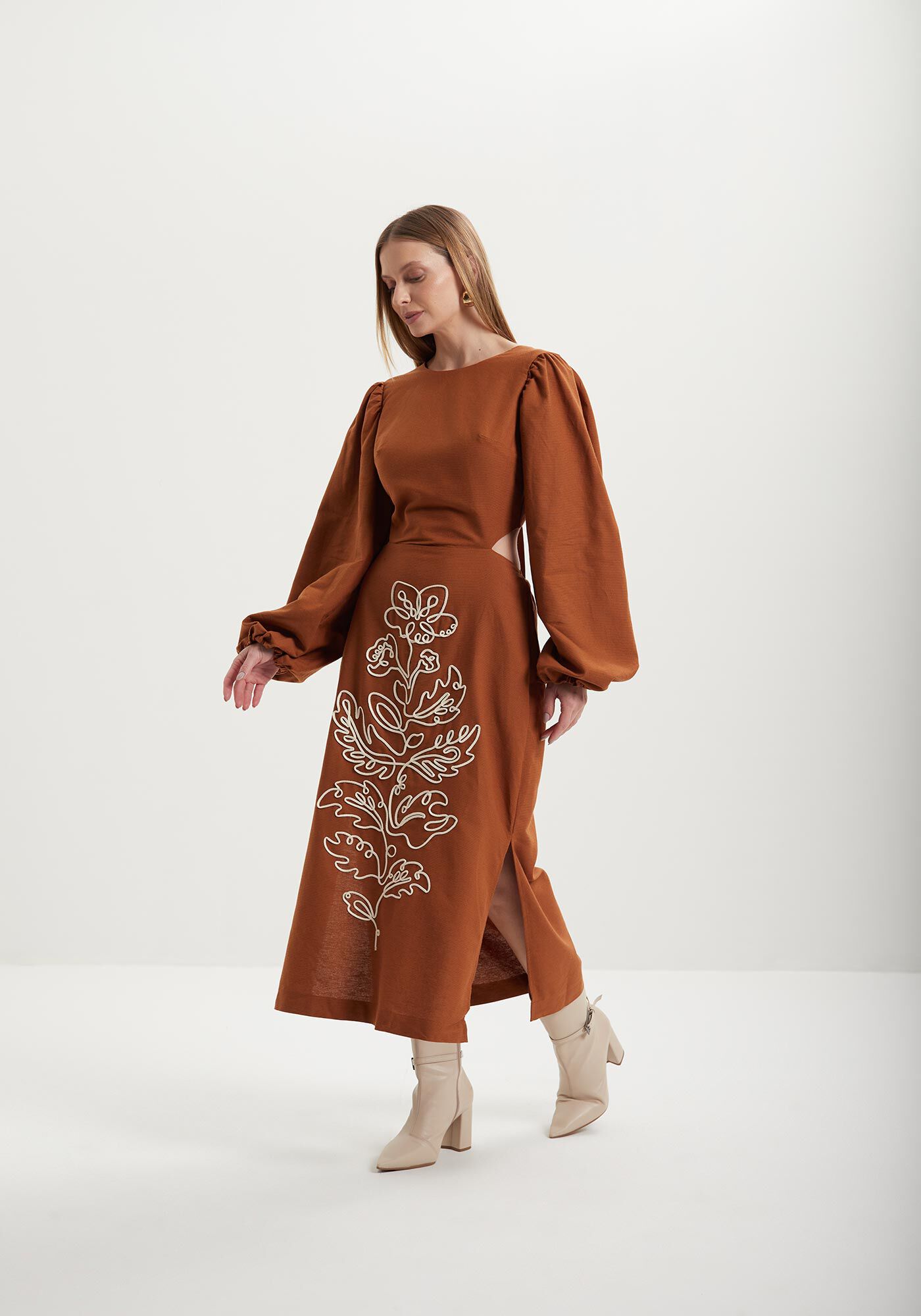 Vestido Midi De Mangas Amplas Com Bordados Em Alto Relevo, MARROM ESPERADO, large.