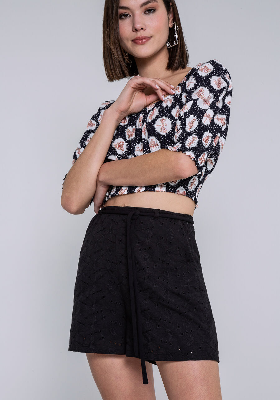 Shorts Cintura Média em Laise Flores com Cinto, PRETO REATIVO. Shorts Cintura Média em Laise Flores com Cinto, PRETO REATIVO, large.