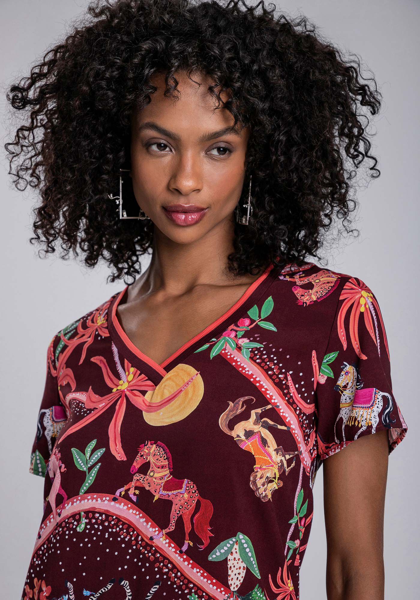 Vestido estampado sales para noite