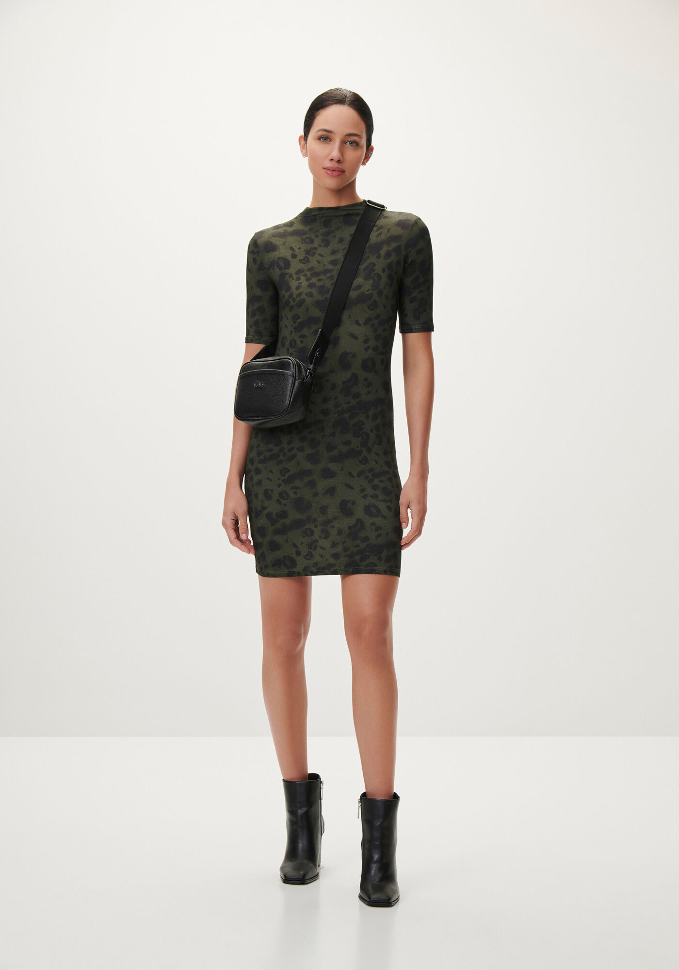 Vestido Curto Estampado em Malha com Gola Alta, FOREST, large.